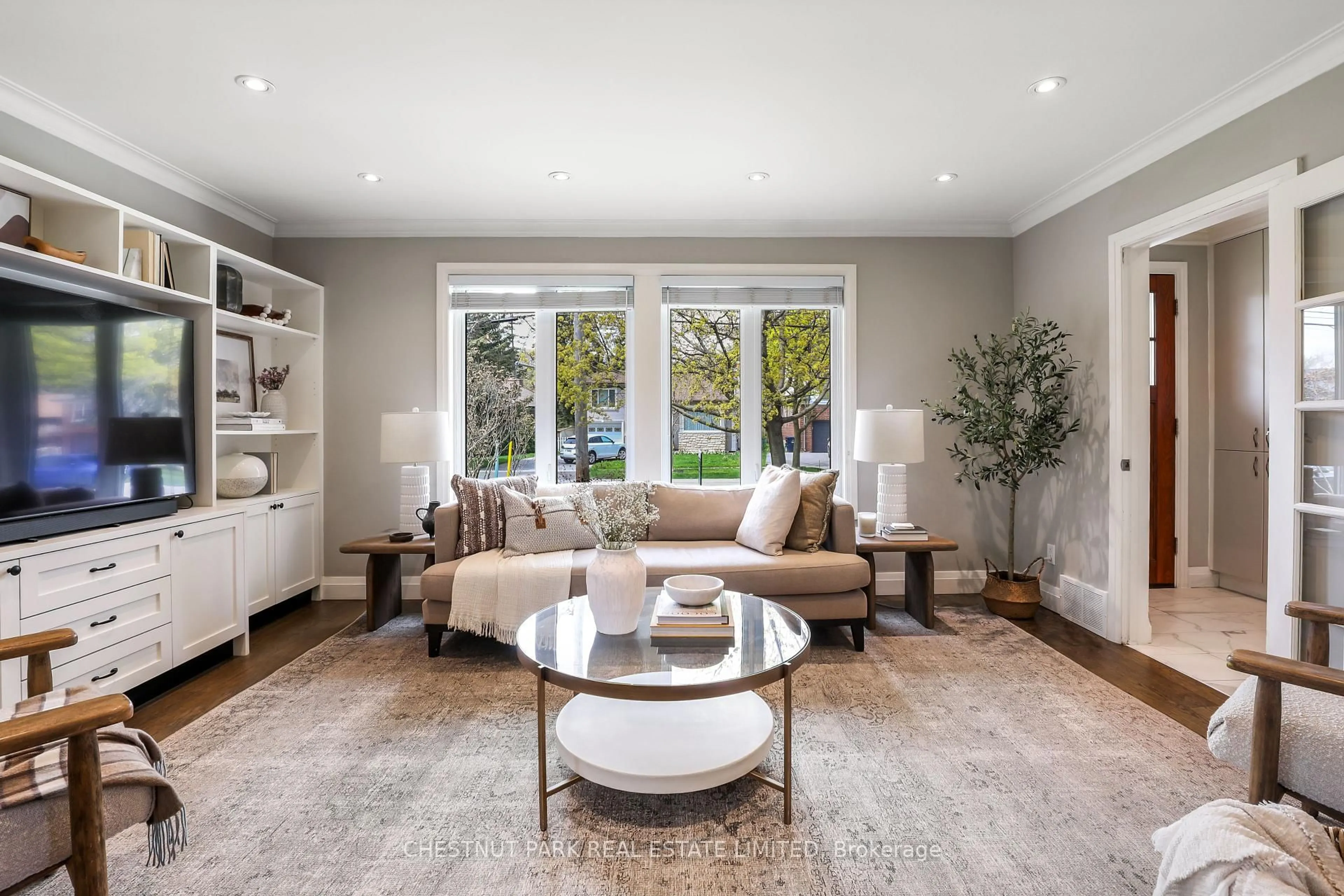 Living room with furniture, unknown for 27 Cedarcrest Dr, Toronto Ontario M9A 2V4