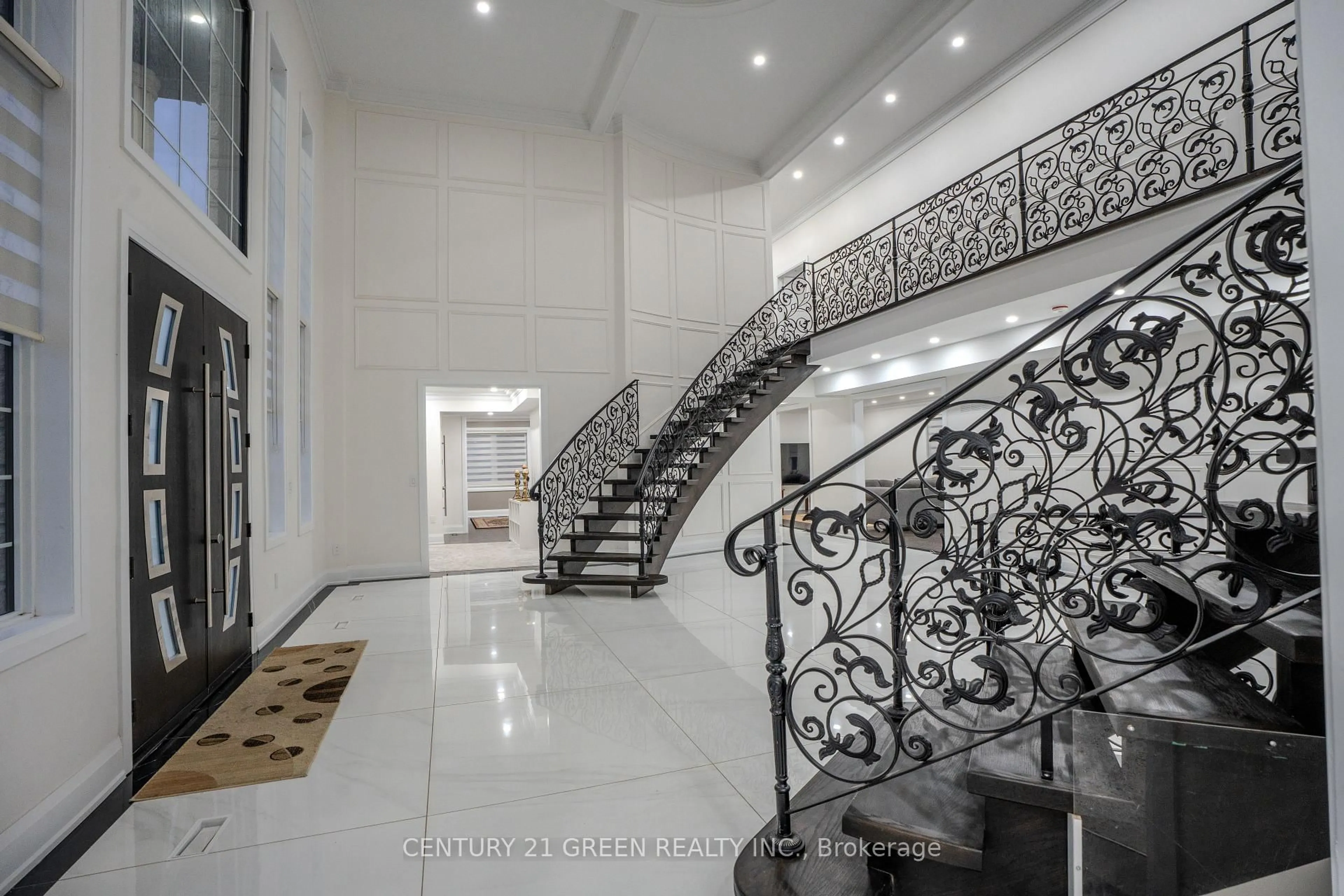 Indoor foyer for 12161 The Gore Rd, Caledon Ontario L7E 0W5