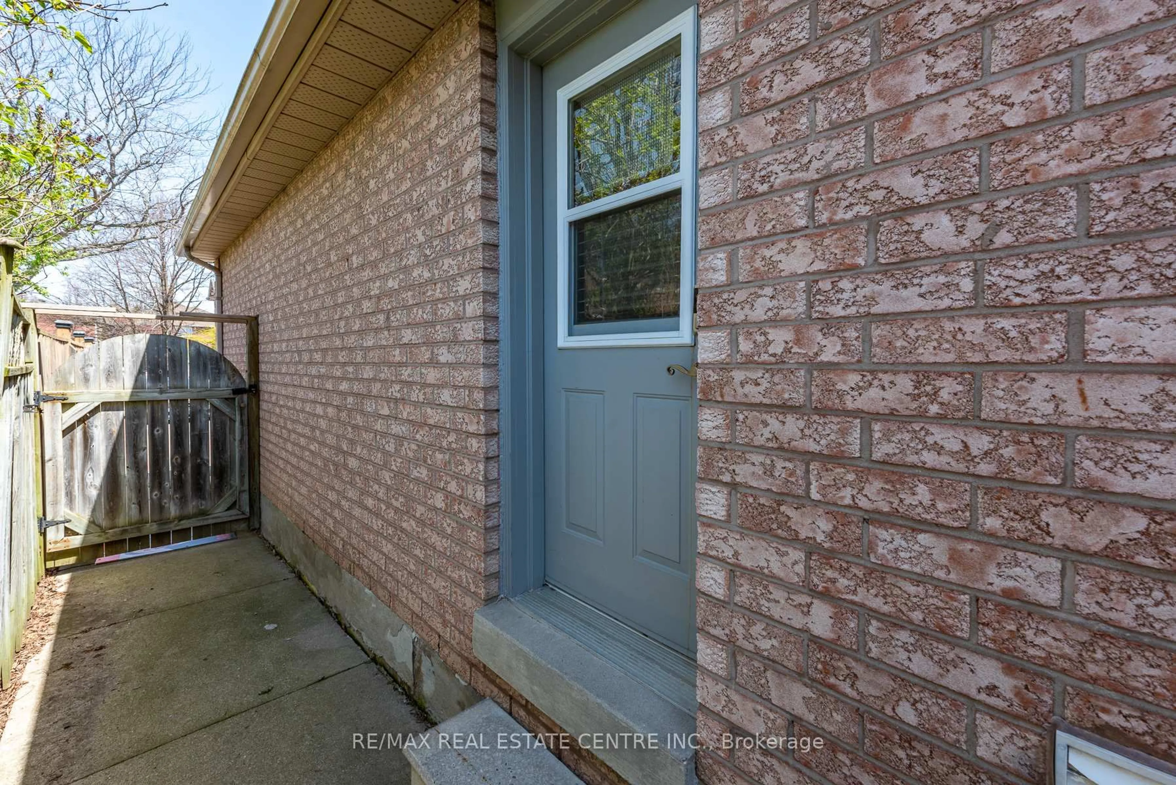 Unknown for 3408 Trelawny Circ, Mississauga Ontario L5N 6N6
