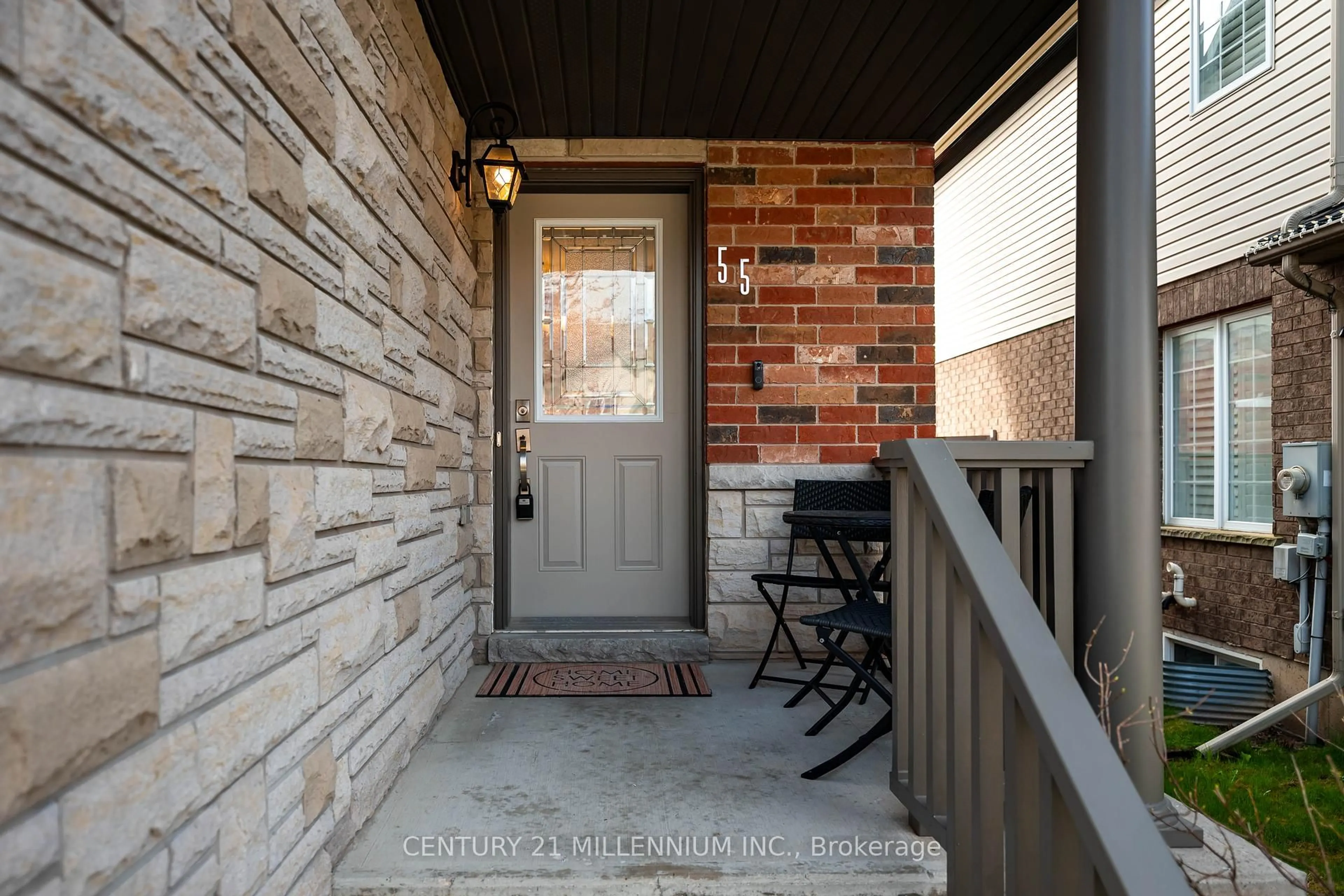 Indoor entryway for 55 Mcmaster Rd, Orangeville Ontario L9W 5K8