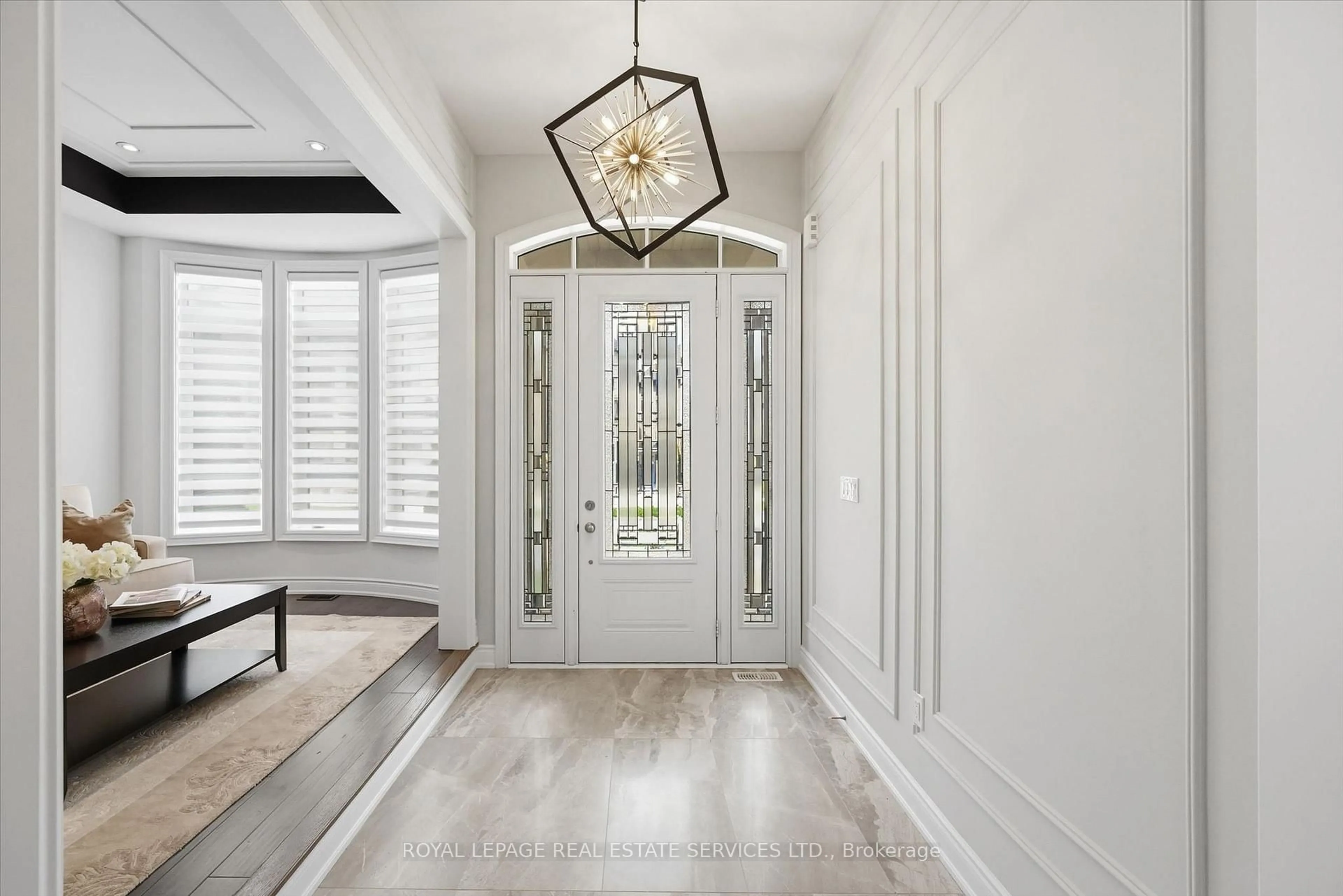 Indoor entryway for 3171 Daniel Way, Oakville Ontario L6H 0V1