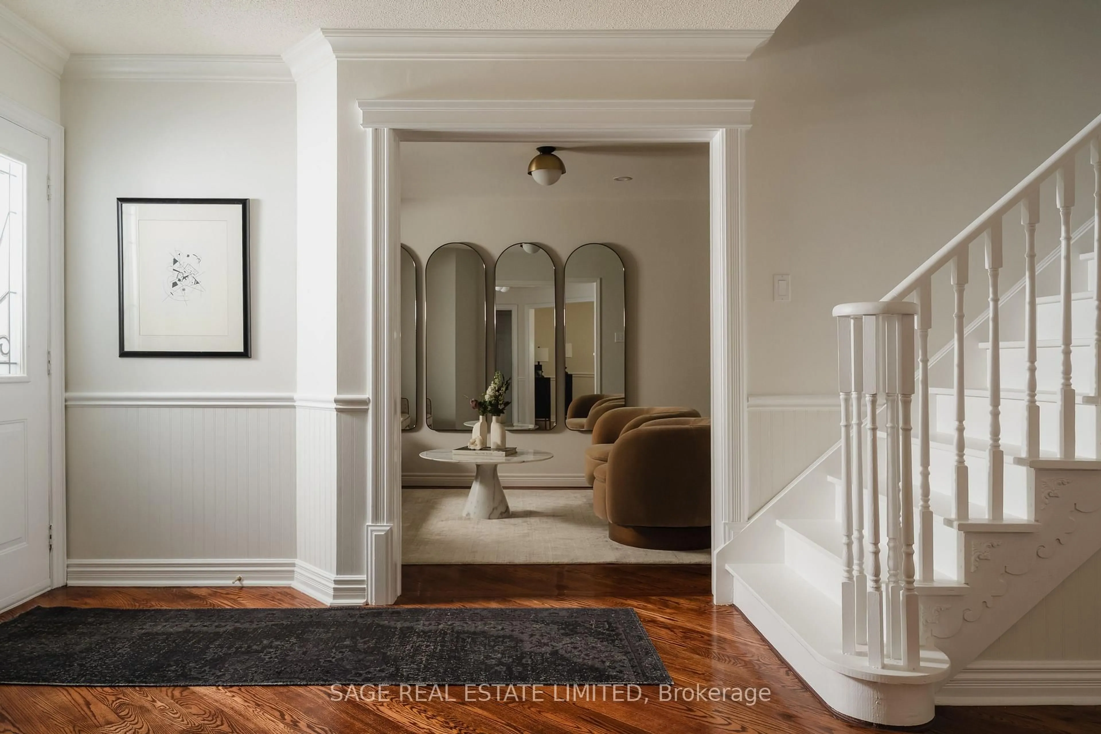 Indoor entryway for 1017 Ceremonial Dr, Mississauga Ontario L5R 2Z8