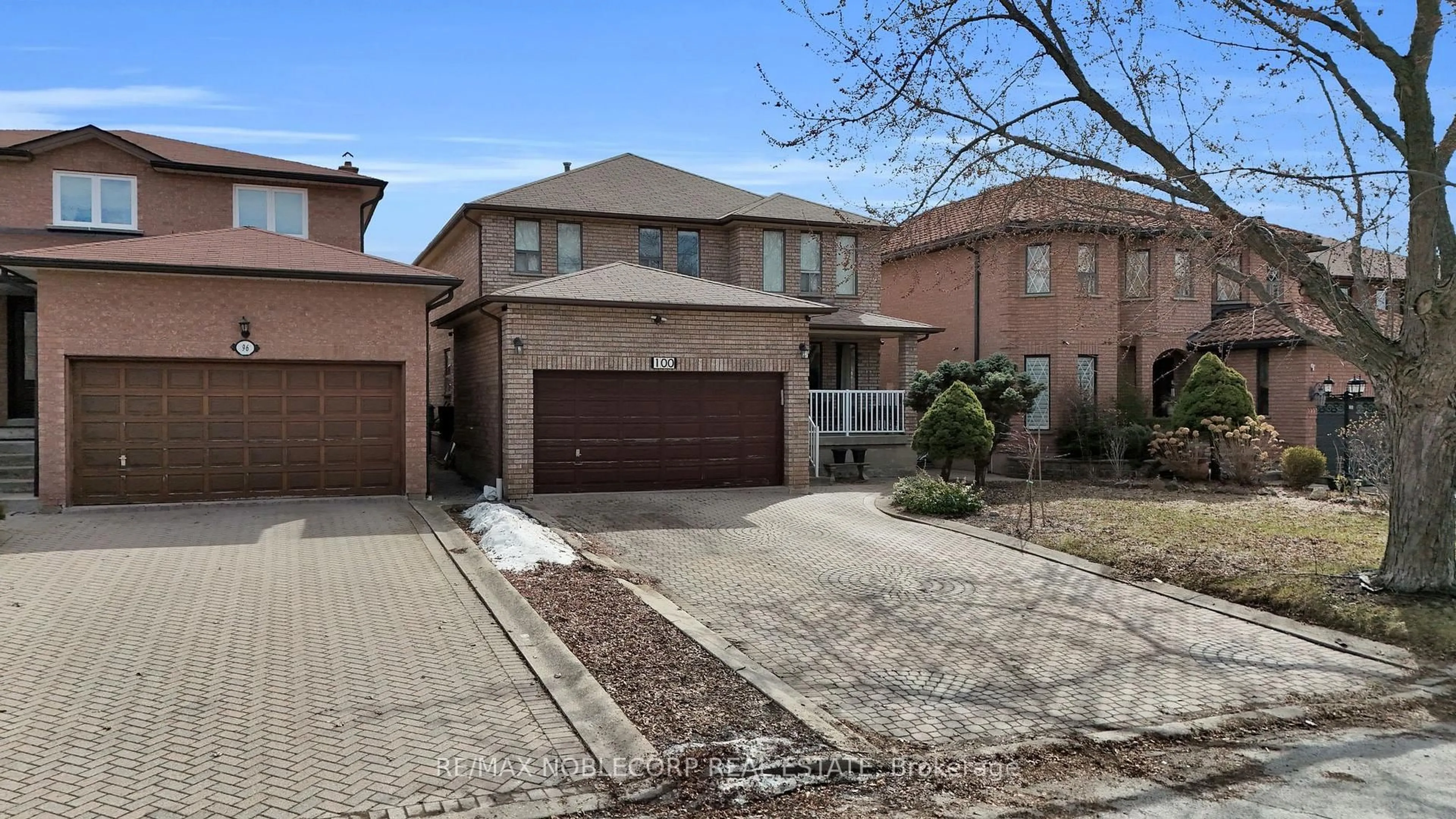 Home with brick exterior material, street for 100 Glenn Hawthorne Blvd, Mississauga Ontario L5R 2K3