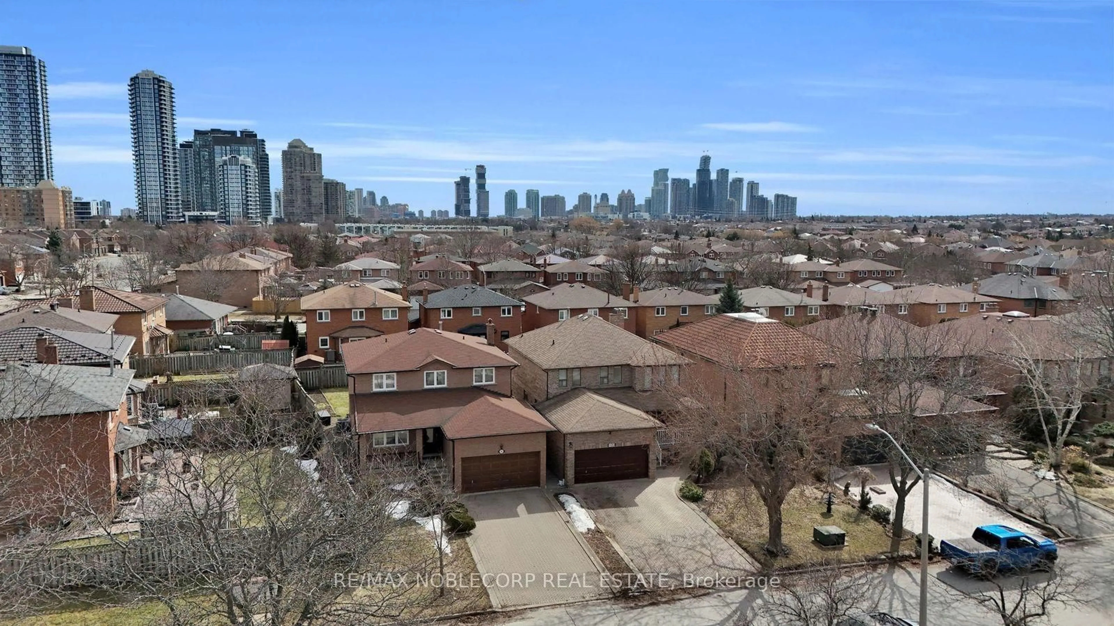 A pic from outside/outdoor area/front of a property/back of a property/a pic from drone, city buildings view from balcony for 100 Glenn Hawthorne Blvd, Mississauga Ontario L5R 2K3