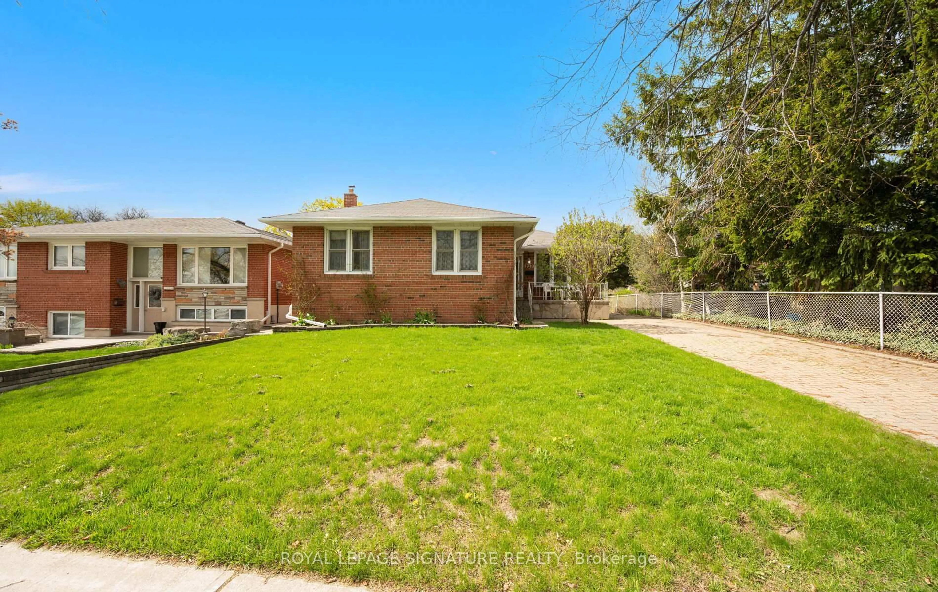 Home with brick exterior material, street for 1322 Kelly Rd, Mississauga Ontario L5J 3T9