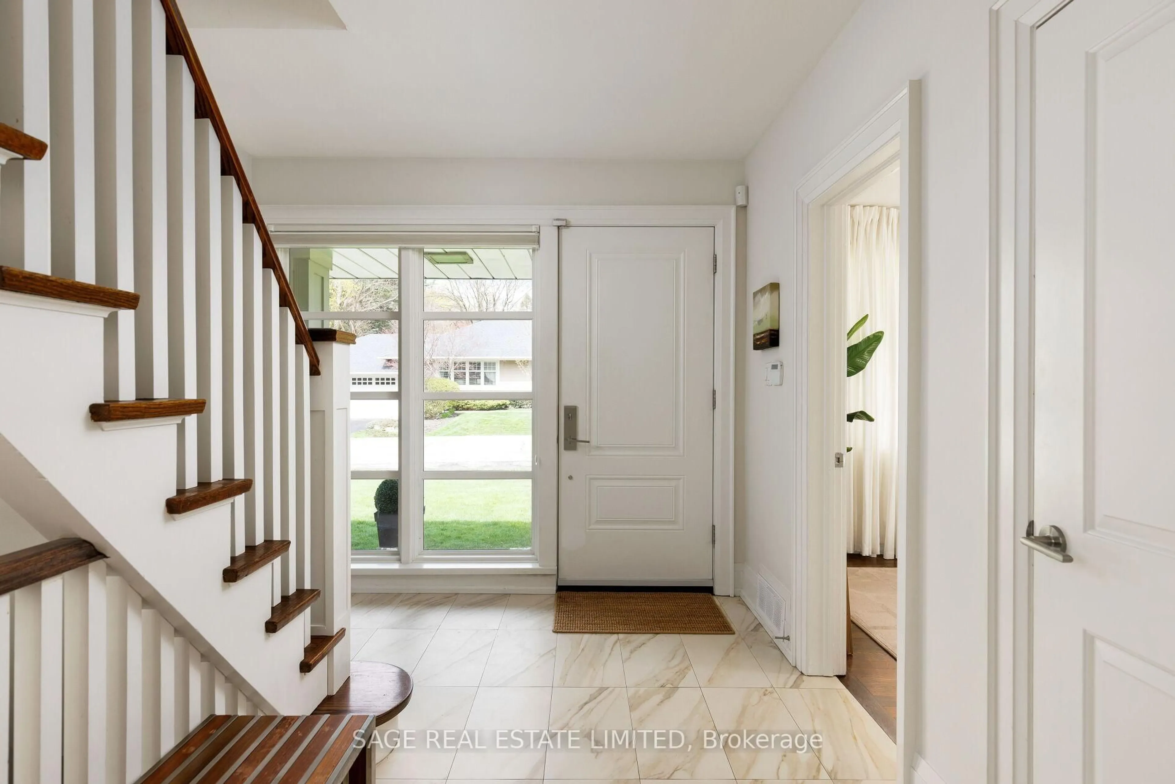 Indoor entryway for 159 Wimbleton Rd, Toronto Ontario M9A 3S8