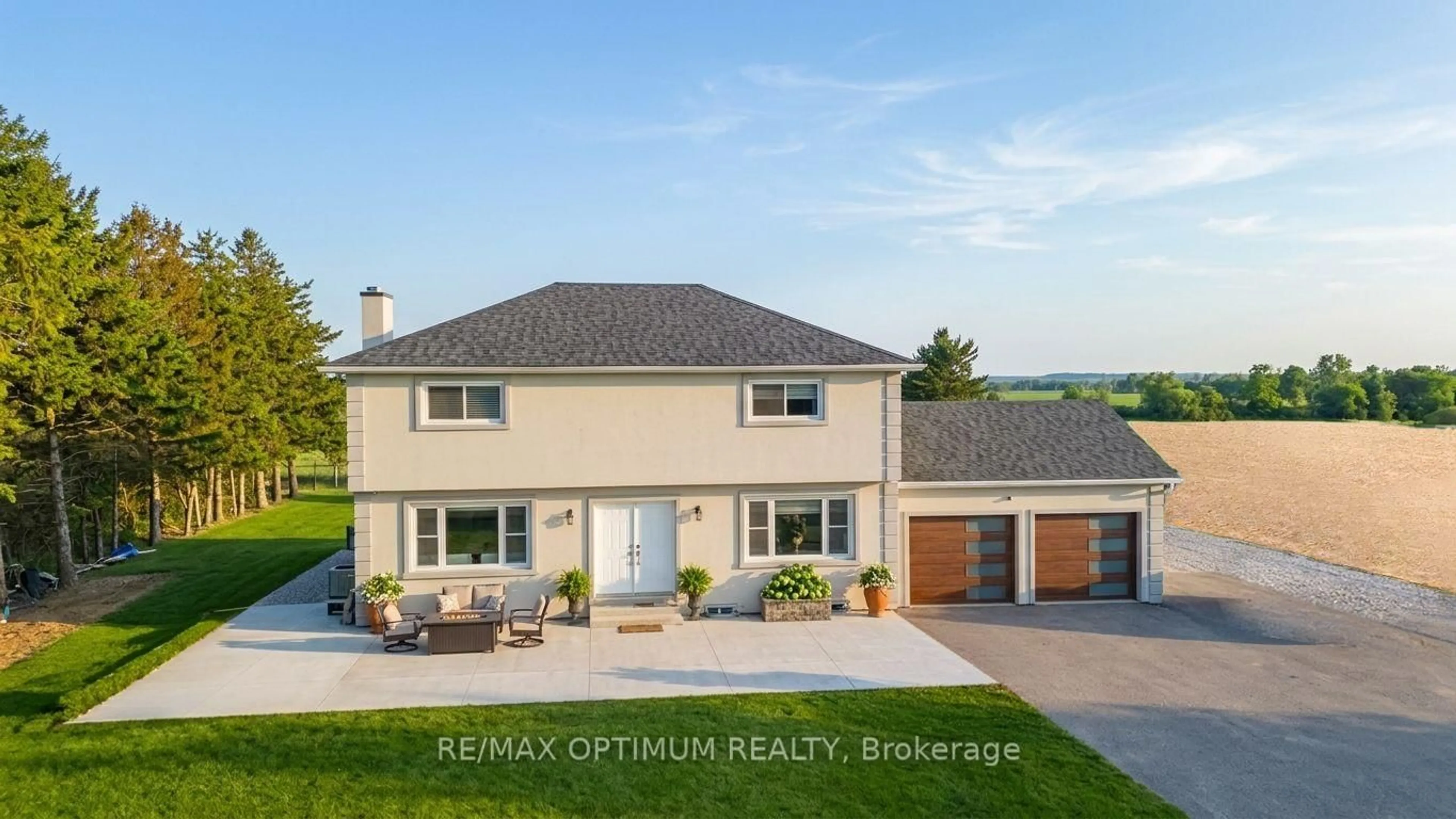 A pic from outside/outdoor area/front of a property/back of a property/a pic from drone, unknown for 10420 Heritage Rd, Brampton Ontario L7A 0E7
