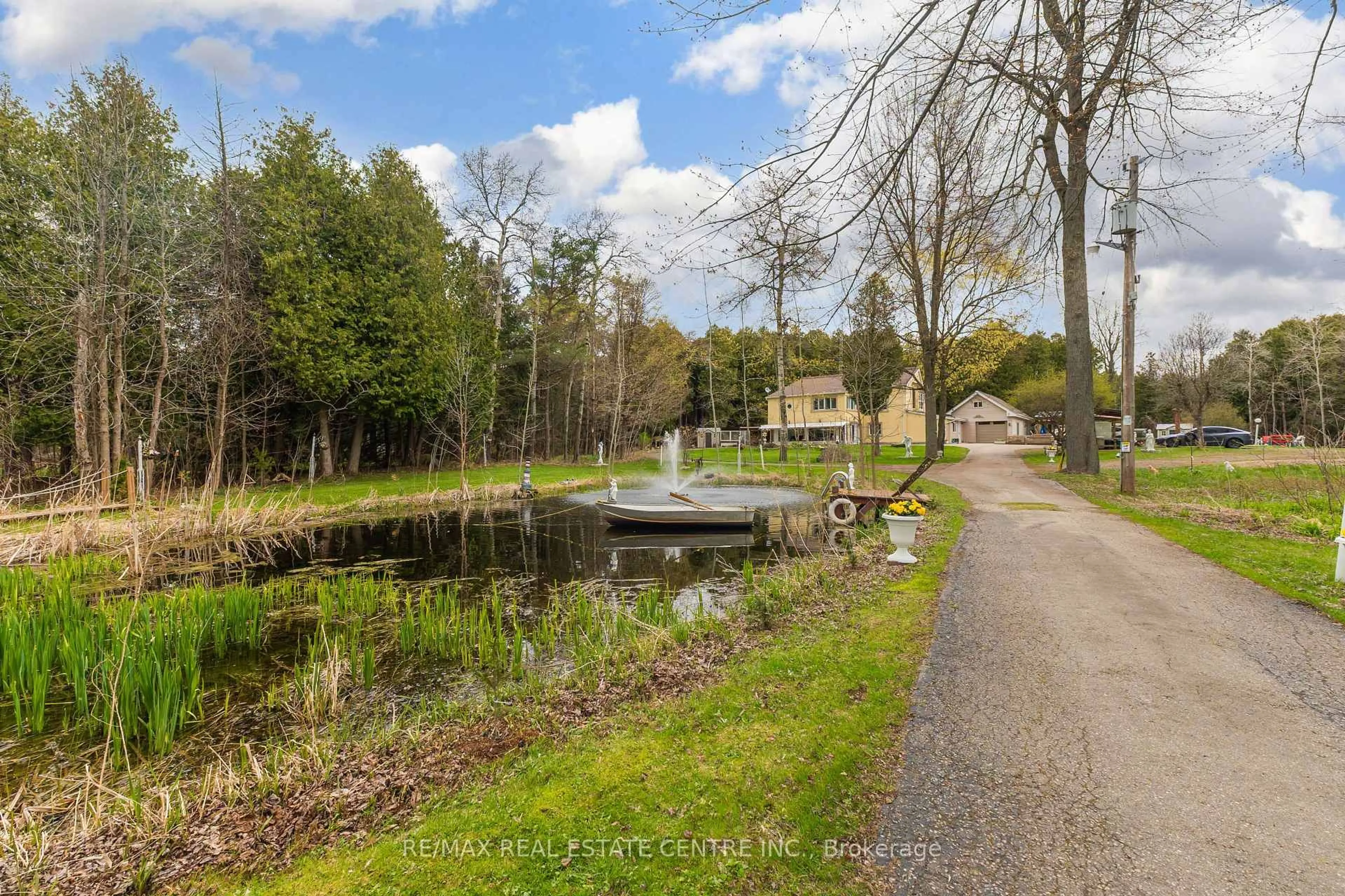 A pic from outside/outdoor area/front of a property/back of a property/a pic from drone, water/lake/river/ocean view for 11099 Sixth Line Nassagaweya, Milton Ontario L7J 2L7