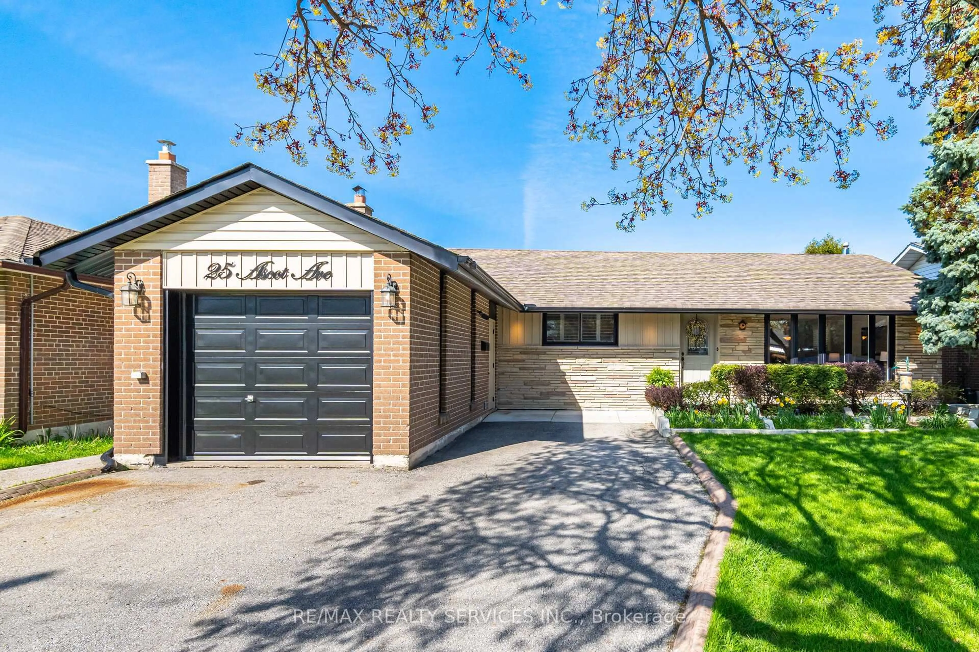 Home with brick exterior material, street for 25 Ascot Ave, Brampton Ontario L6T 2P3