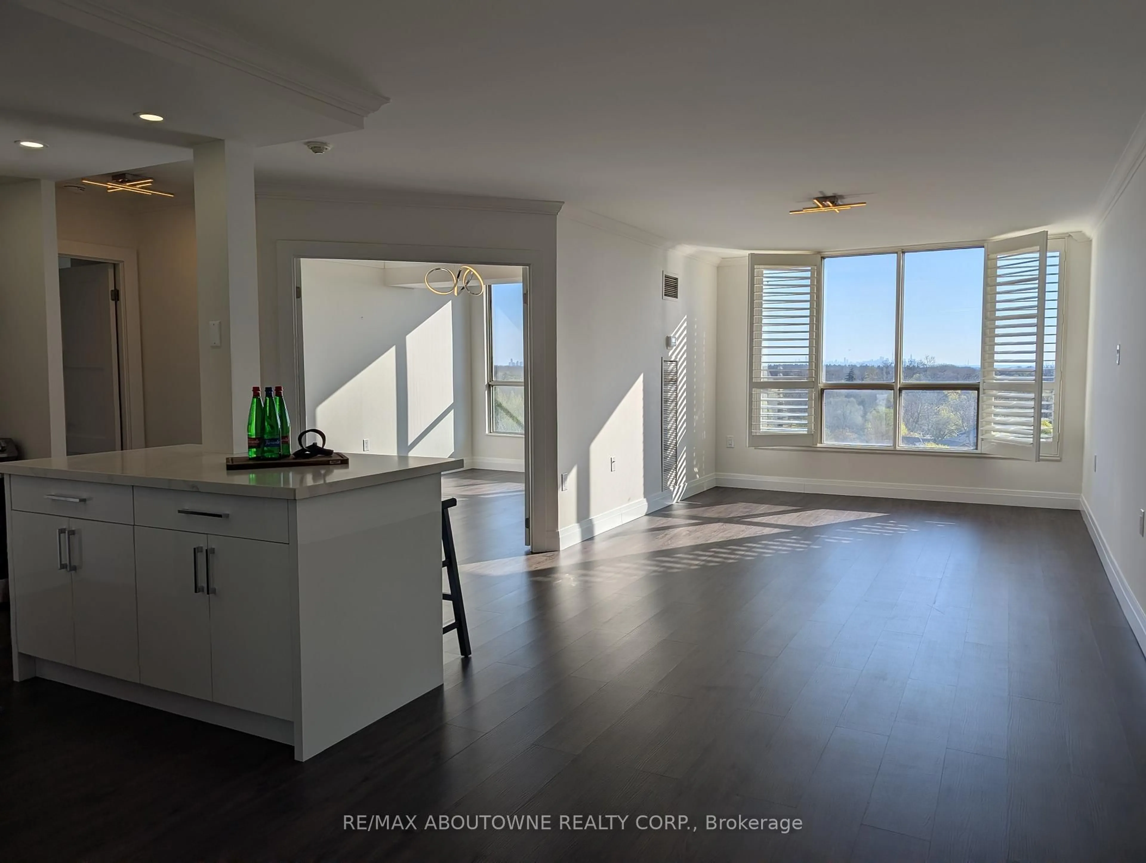 Open concept kitchen, unknown for 1110 Walden Circ #903, Mississauga Ontario L5J 4R3