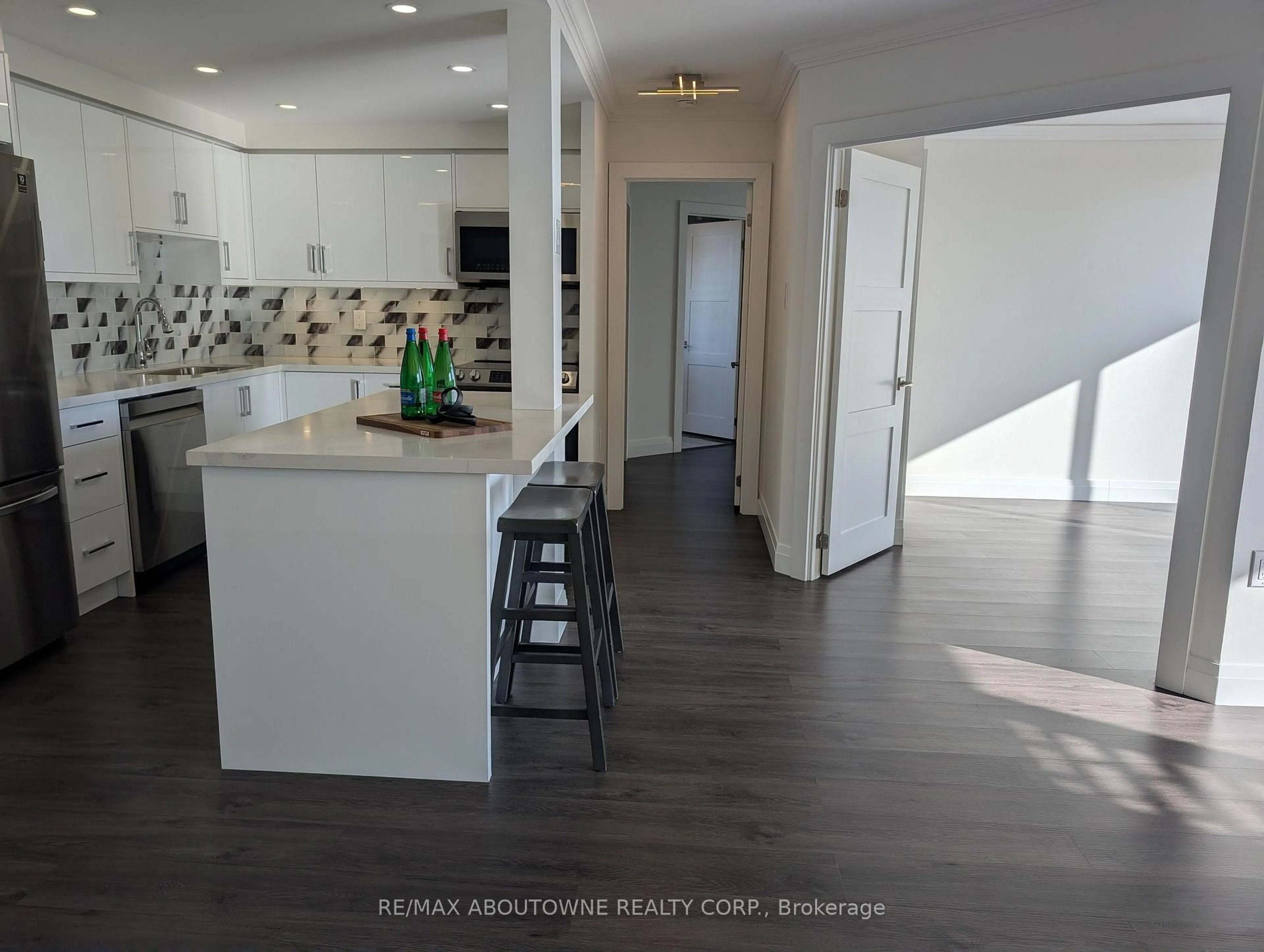 Open concept kitchen, unknown for 1110 Walden Circ #903, Mississauga Ontario L5J 4R3