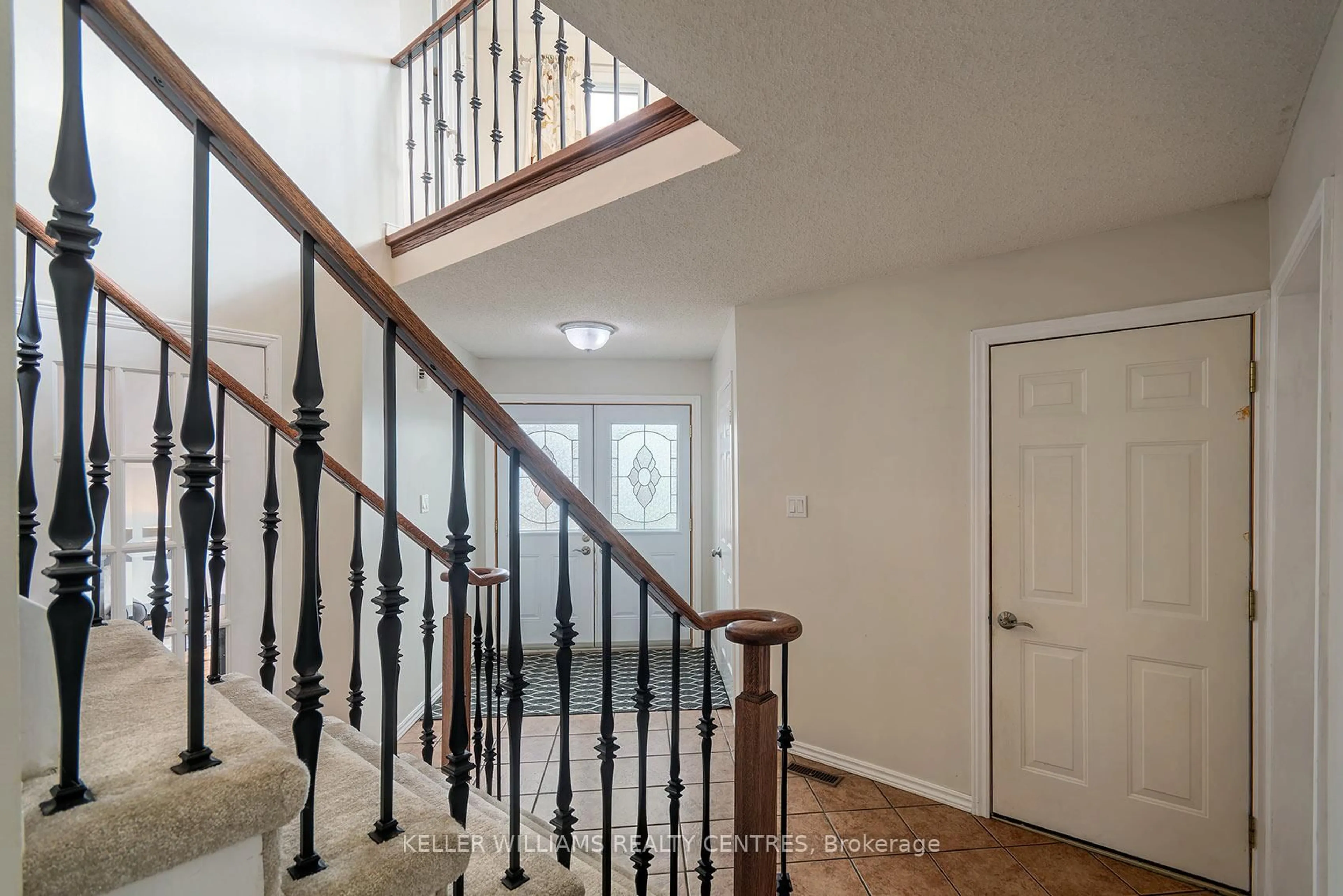 Unknown for 3335 Sundew Crt, Mississauga Ontario L5N 5X6