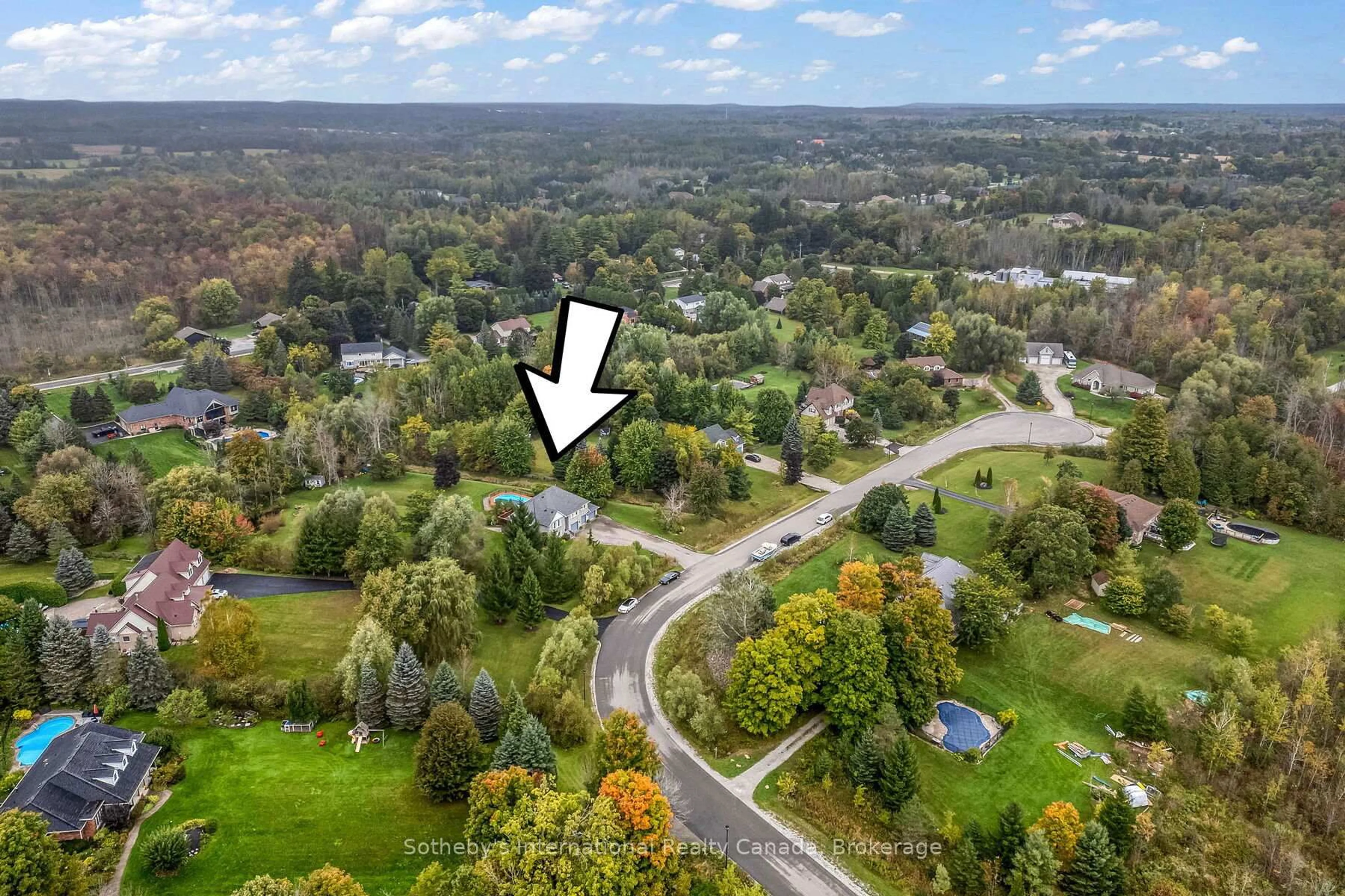 A pic from outside/outdoor area/front of a property/back of a property/a pic from drone, forest/trees view for 2091 Country Lane Crt, Milton Ontario L0P 1J0