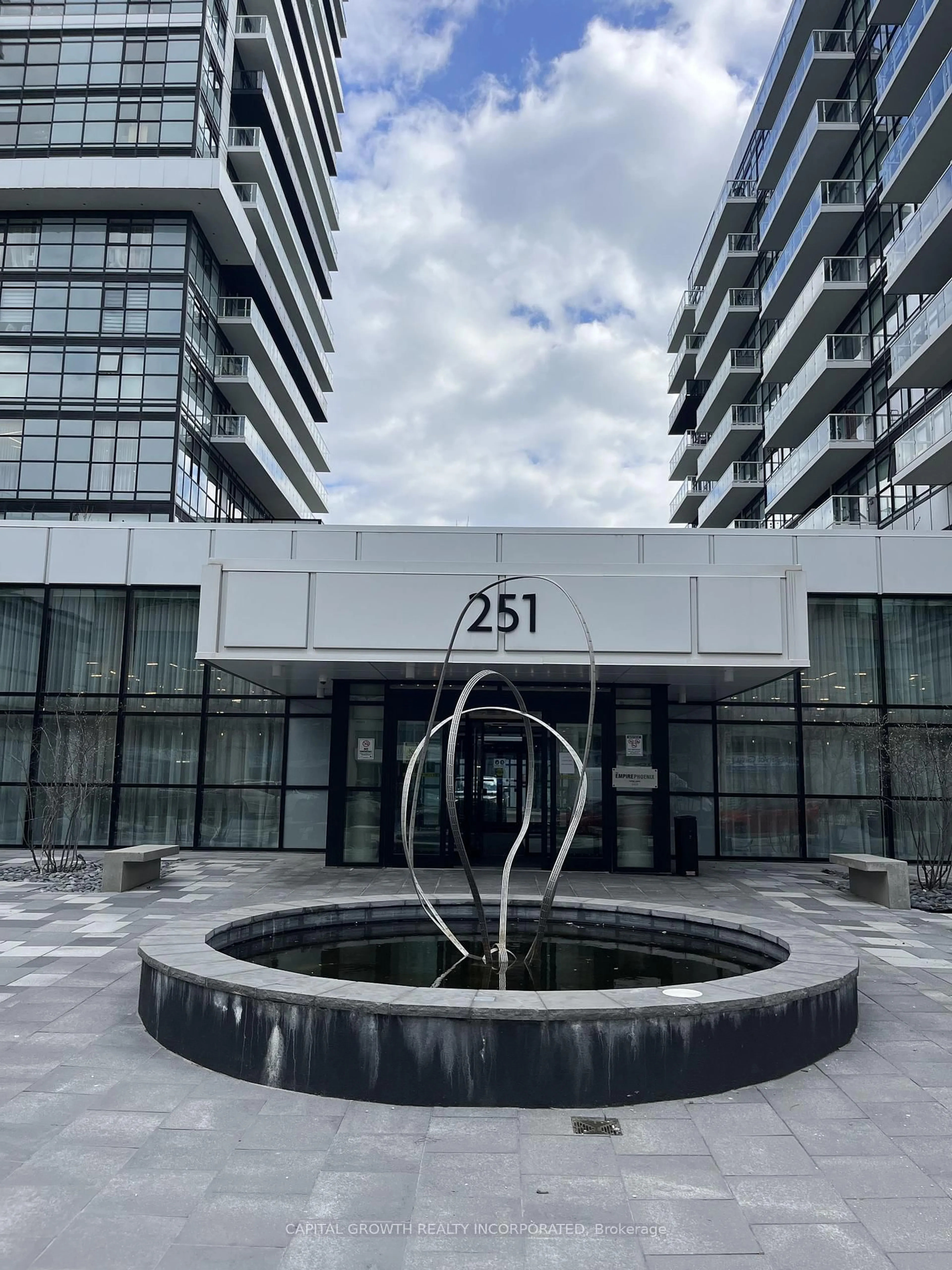 Indoor foyer for 251 Manitoba St #622, Toronto Ontario M8Y 1C9
