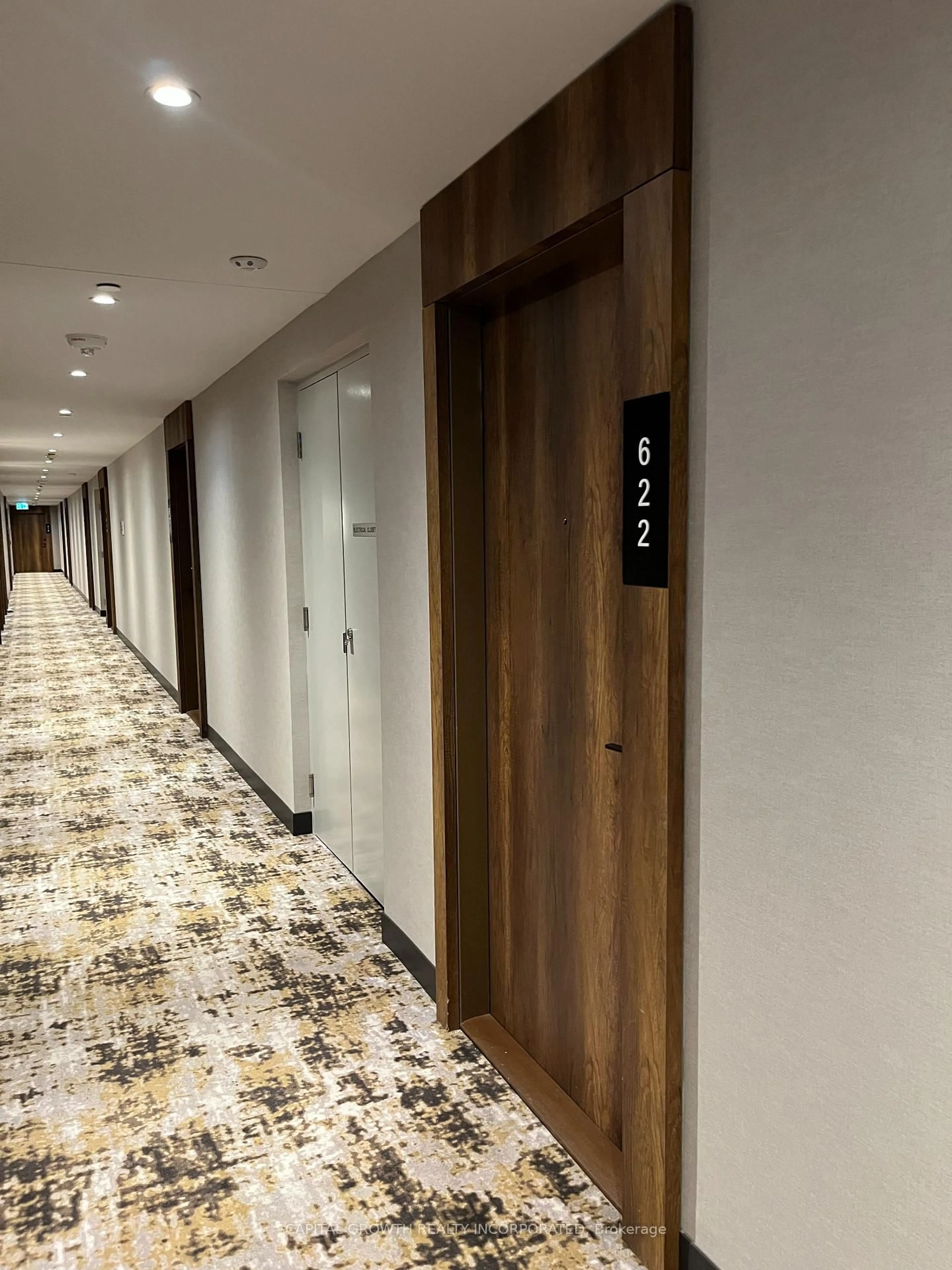 Indoor foyer for 251 Manitoba St #622, Toronto Ontario M8Y 1C9