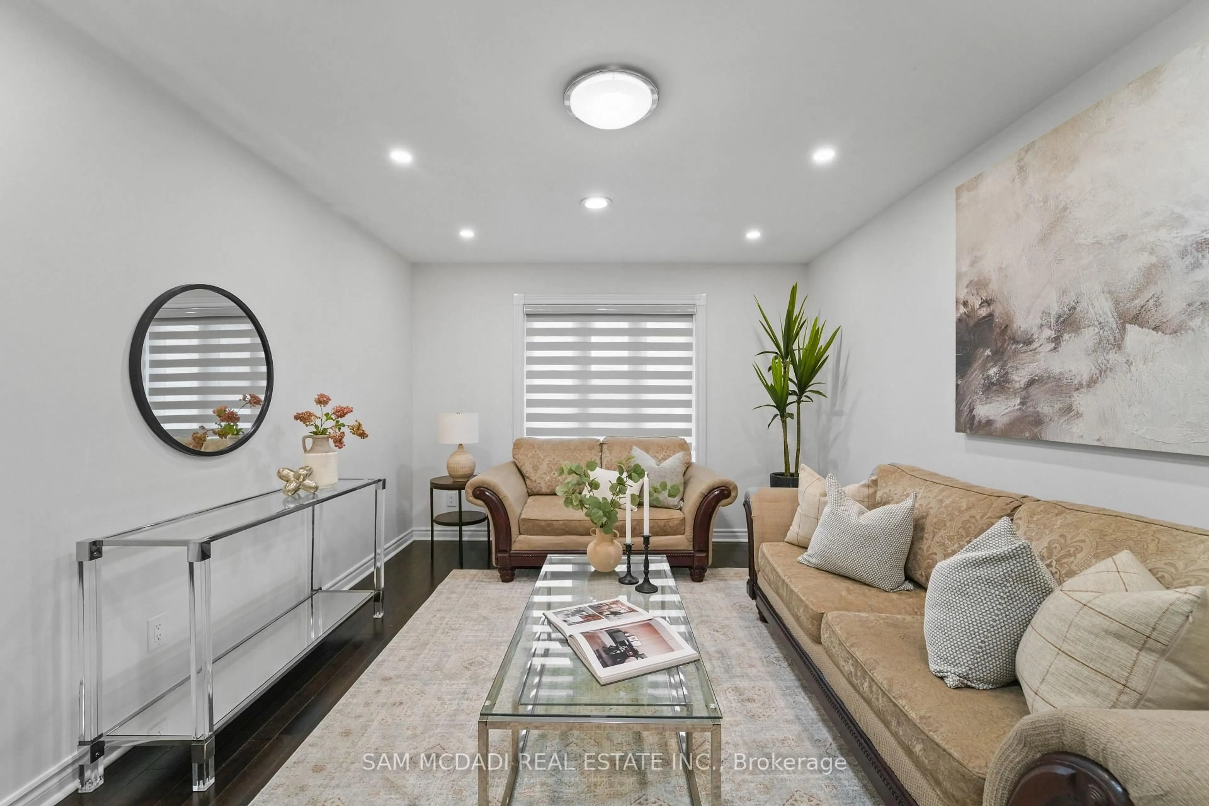 Living room with furniture, unknown for 19 Shalom Cres, Toronto Ontario M9V 4J3