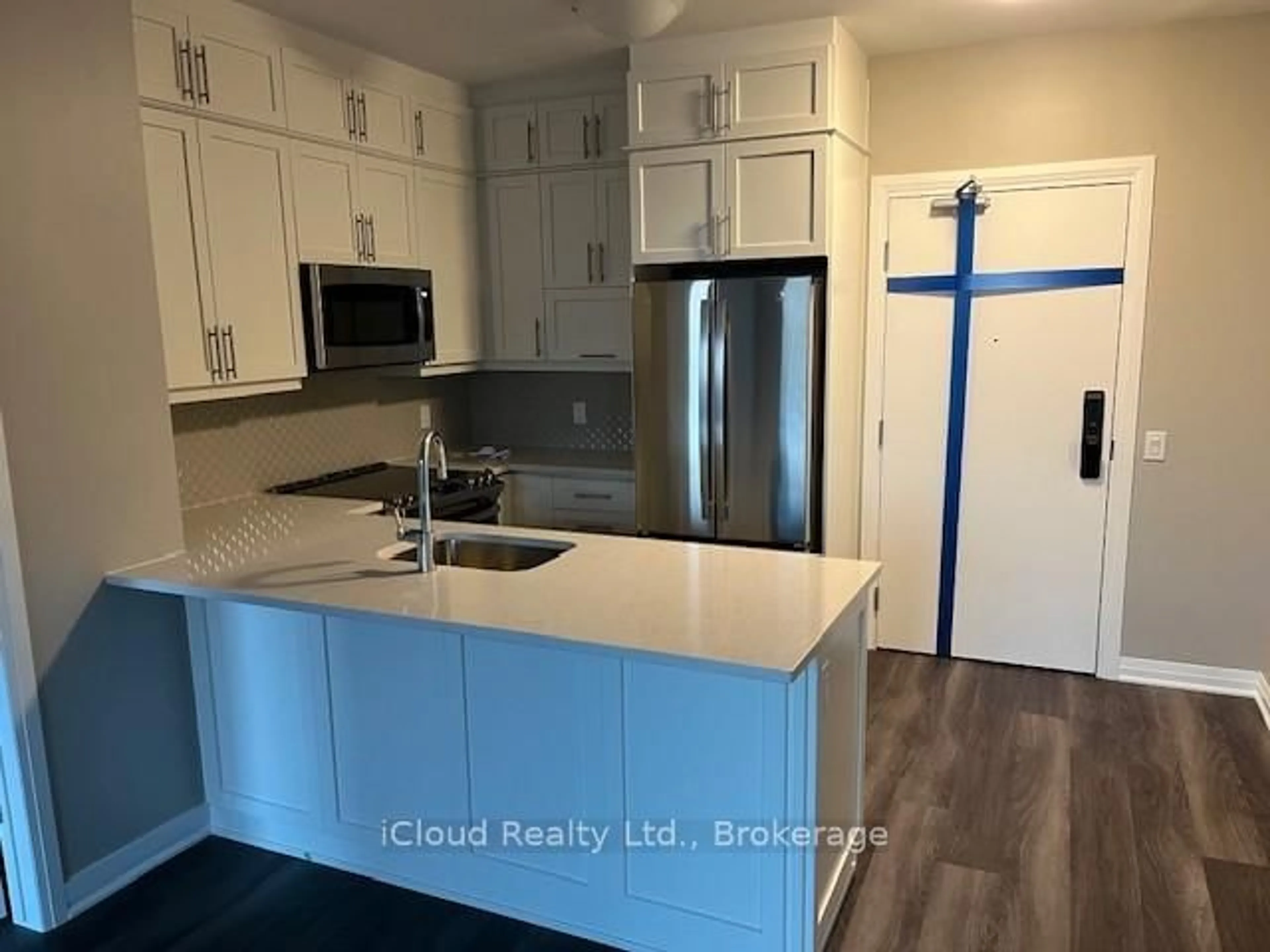 Unknown for 95 Dundas St #325, Oakville Ontario L6M 5N4
