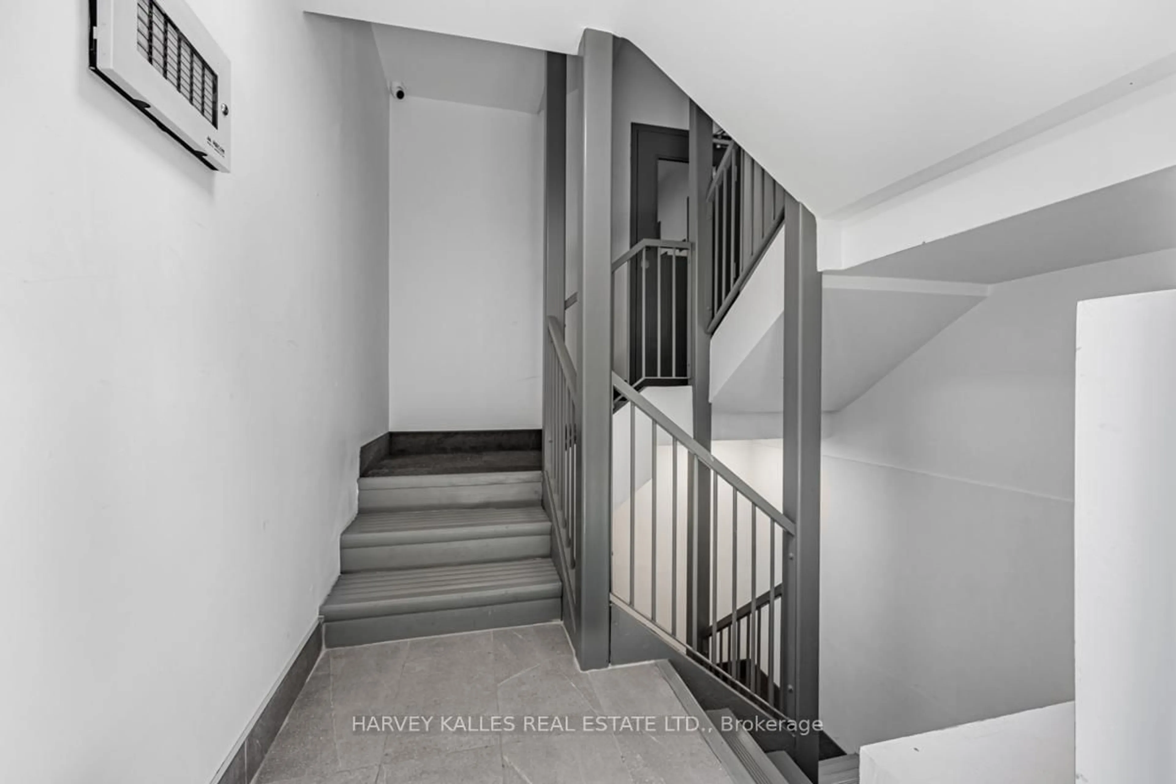 Stairs for 18 Cavell Ave, Toronto Ontario M8V 1P2