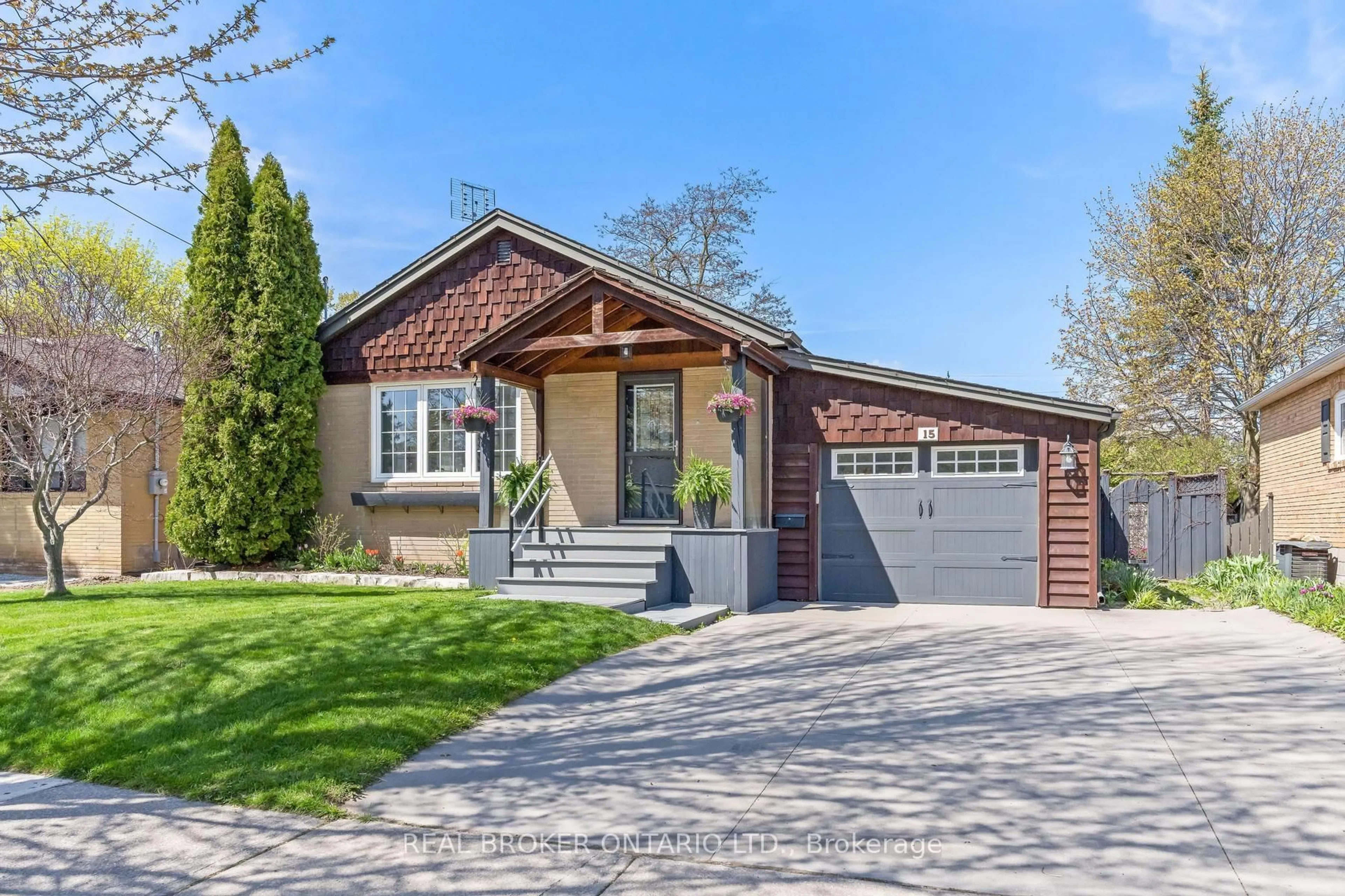 Home with brick exterior material, street for 15 Byron St, Halton Hills Ontario L7G 3W6