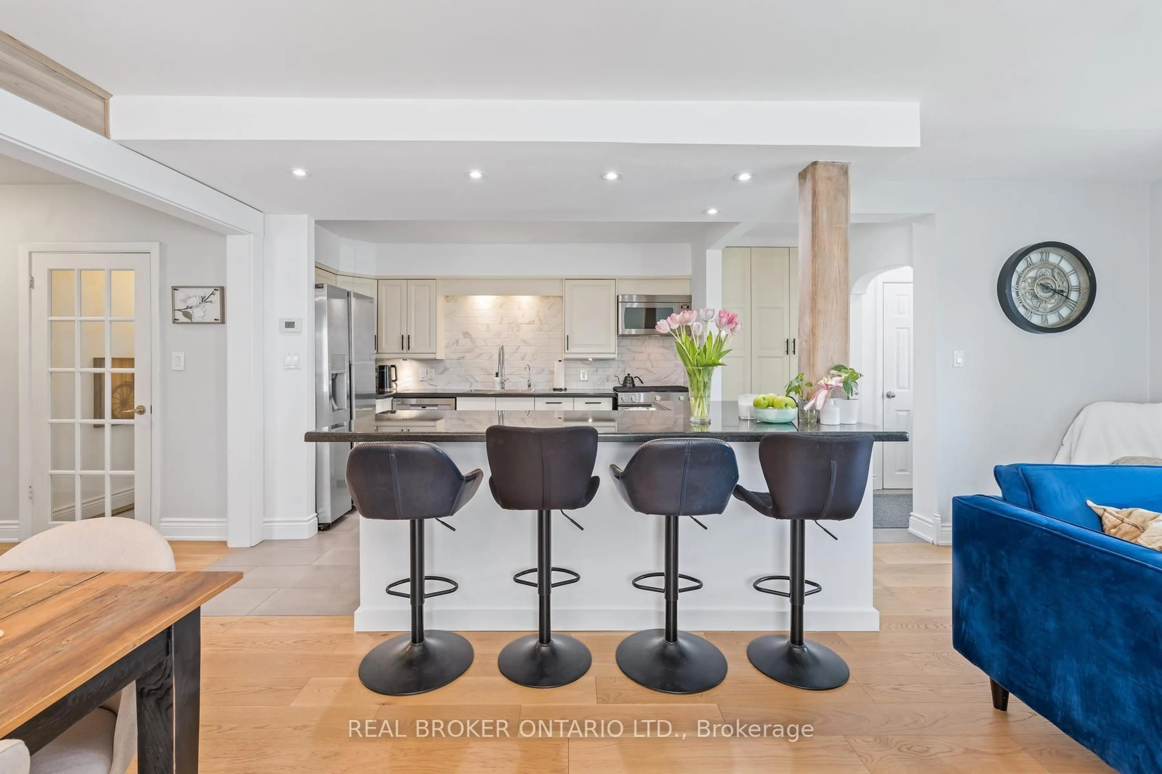 Open concept kitchen, ceramic/tile floor for 15 Byron St, Halton Hills Ontario L7G 3W6
