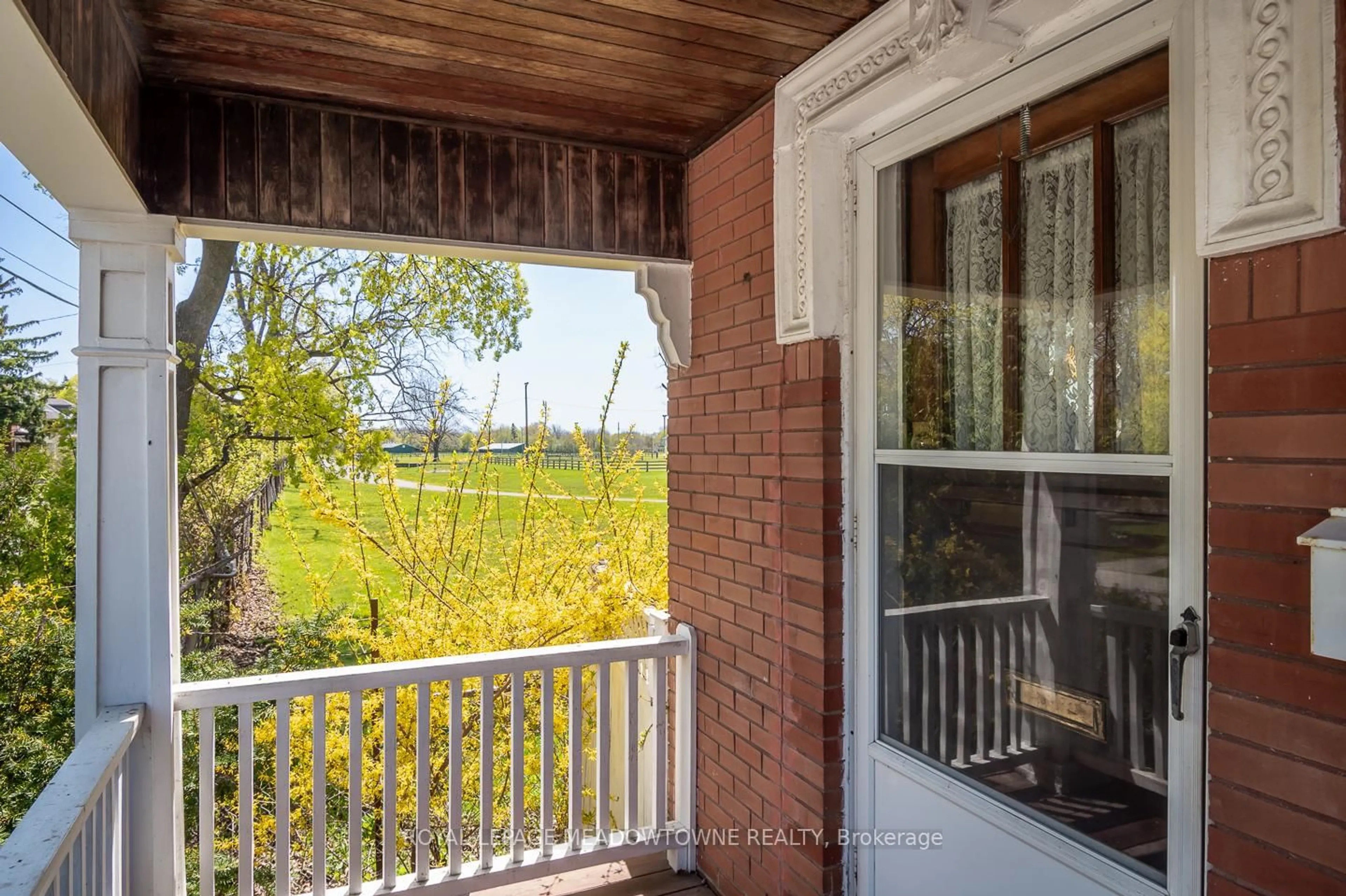 Balcony in the apartment, water/lake/river/ocean view for 90 Thomas St, Milton Ontario L9T 2E2