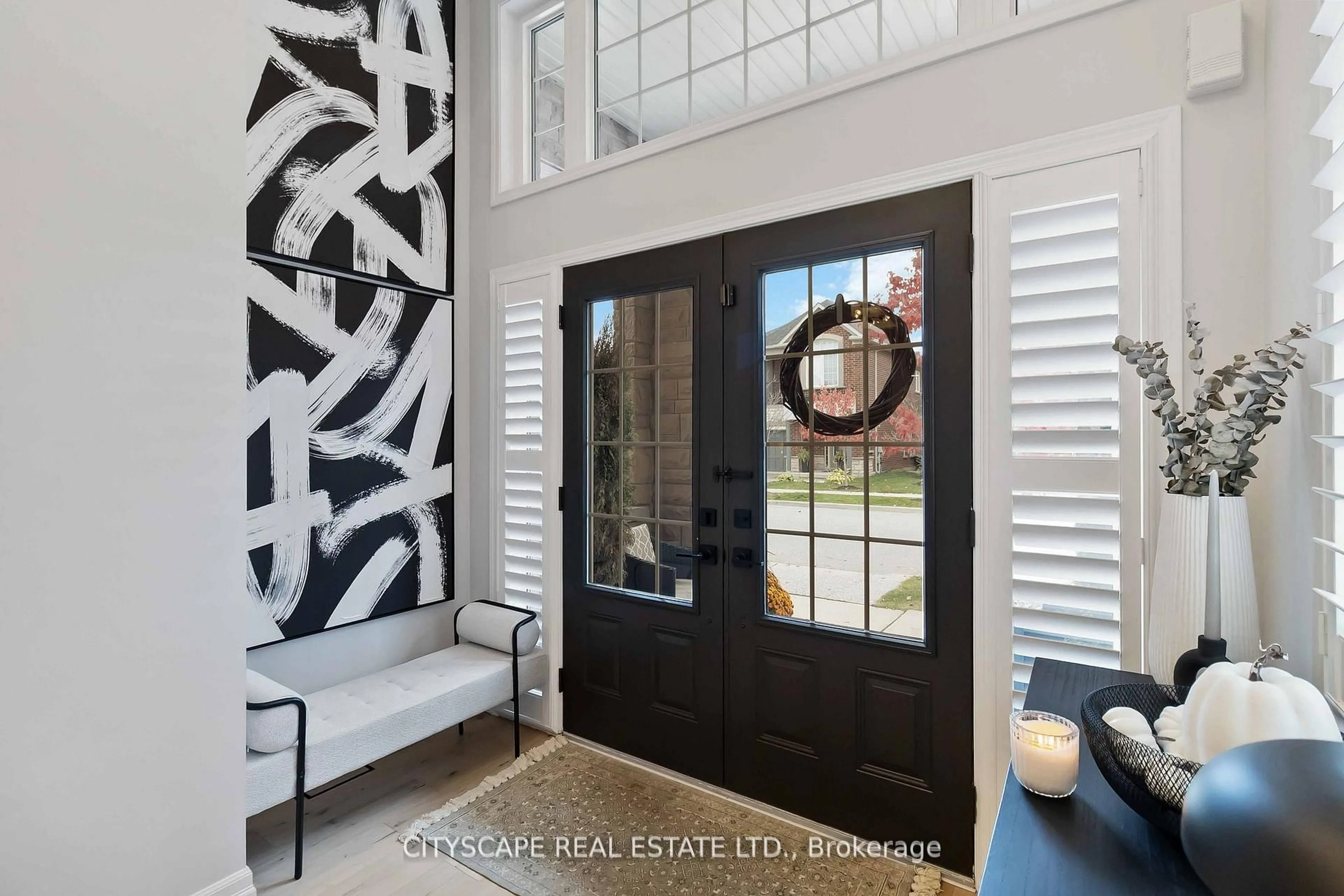 Indoor entryway for 4269 Vivaldi Rd, Burlington Ontario L7M 0N4
