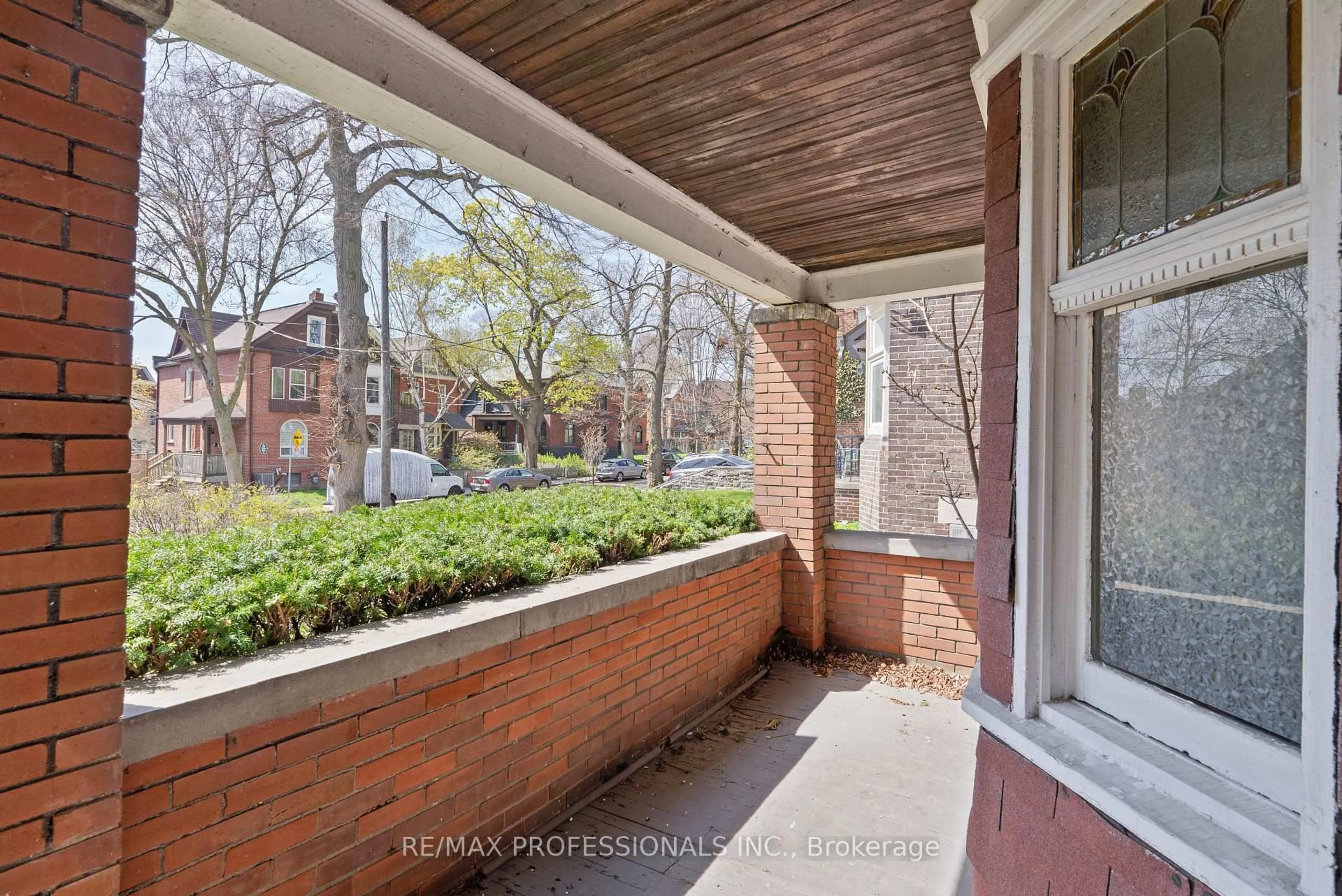 Patio, street for 25 Wilson Park Rd, Toronto Ontario M6K 3B6