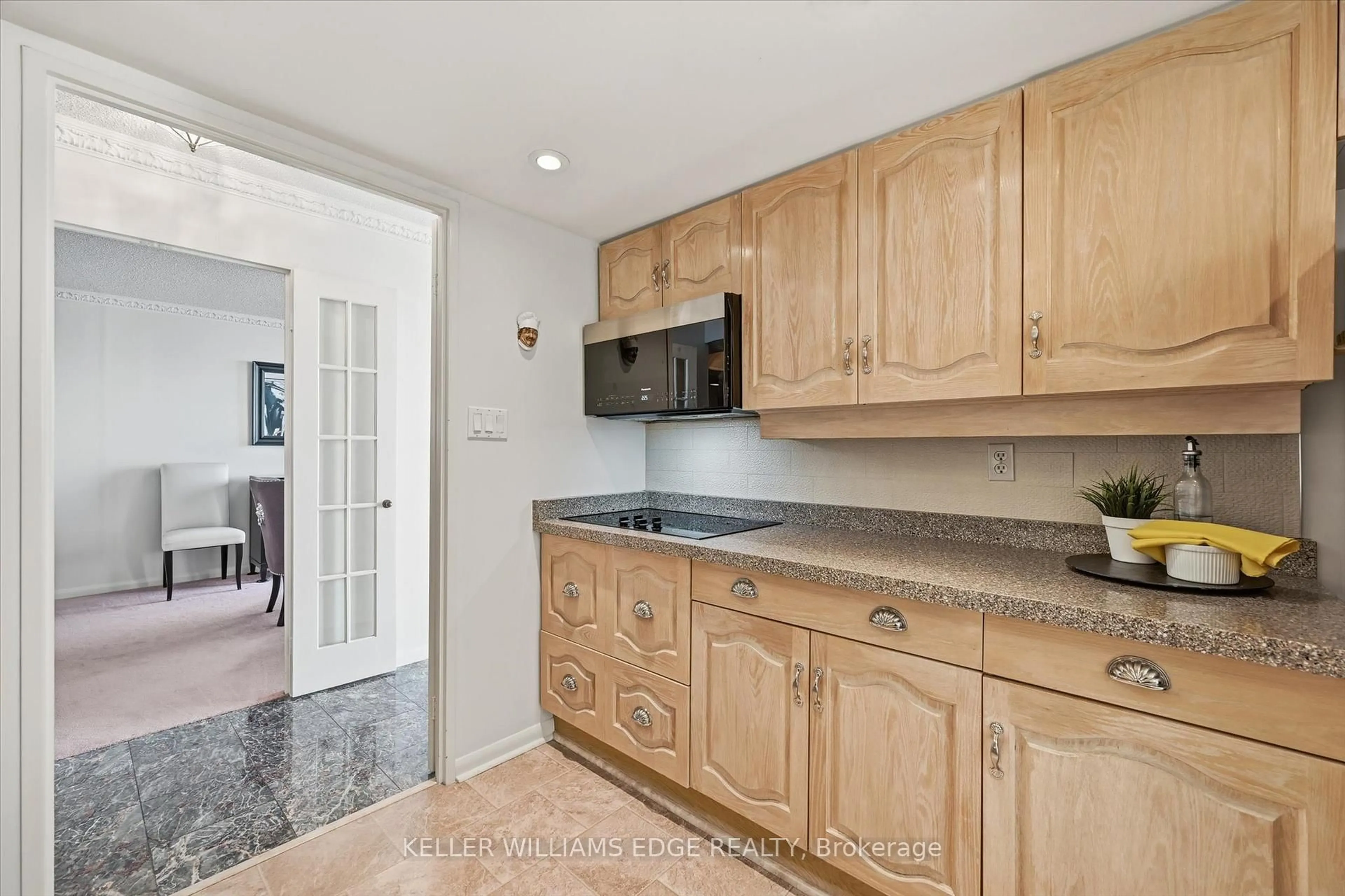 Standard kitchen, unknown for 2170 Marine Dr #1808, Oakville Ontario L6L 5V1