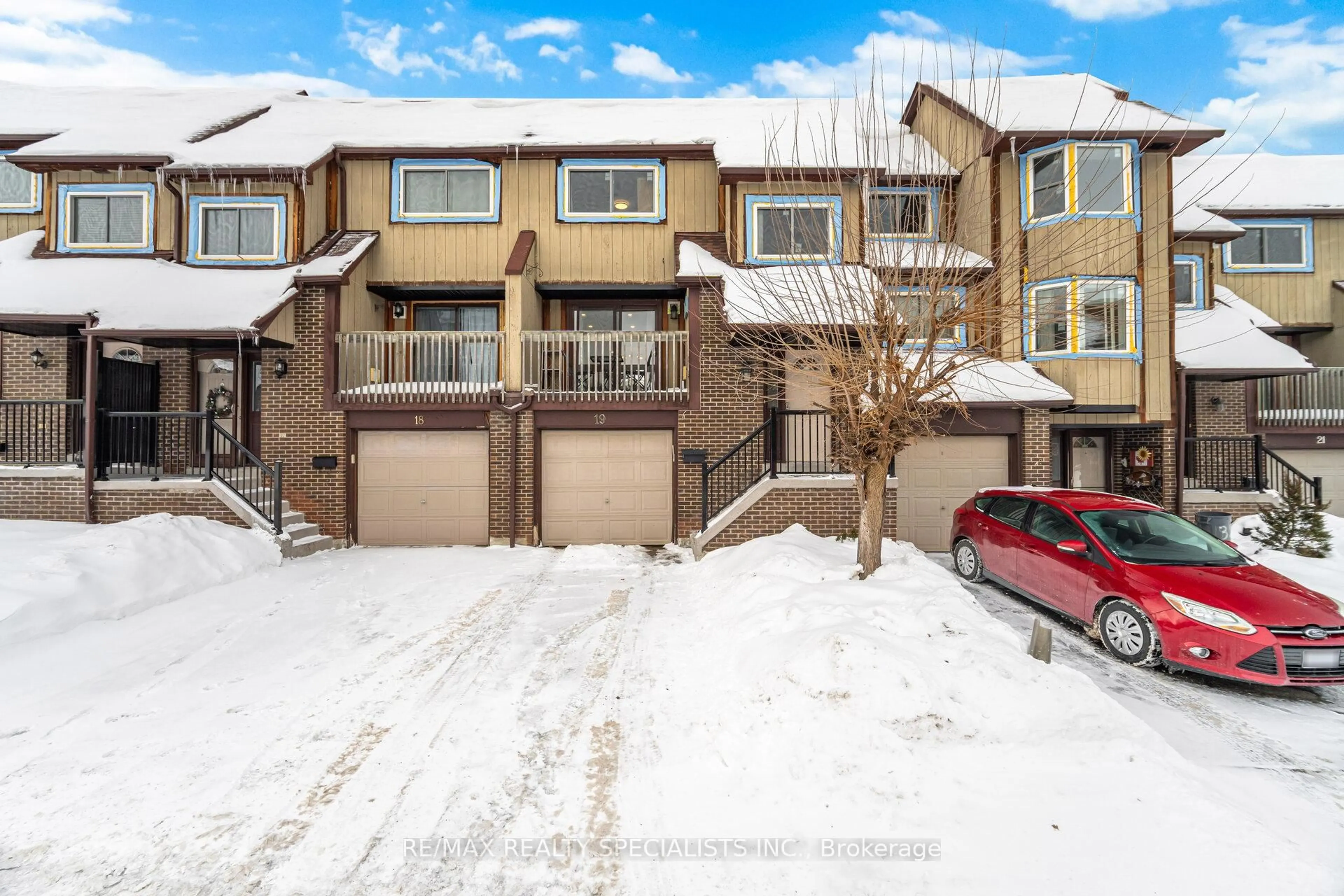 A pic from outside/outdoor area/front of a property/back of a property/a pic from drone, street for 6780 Formentera Ave #19, Mississauga Ontario L5N 2L1
