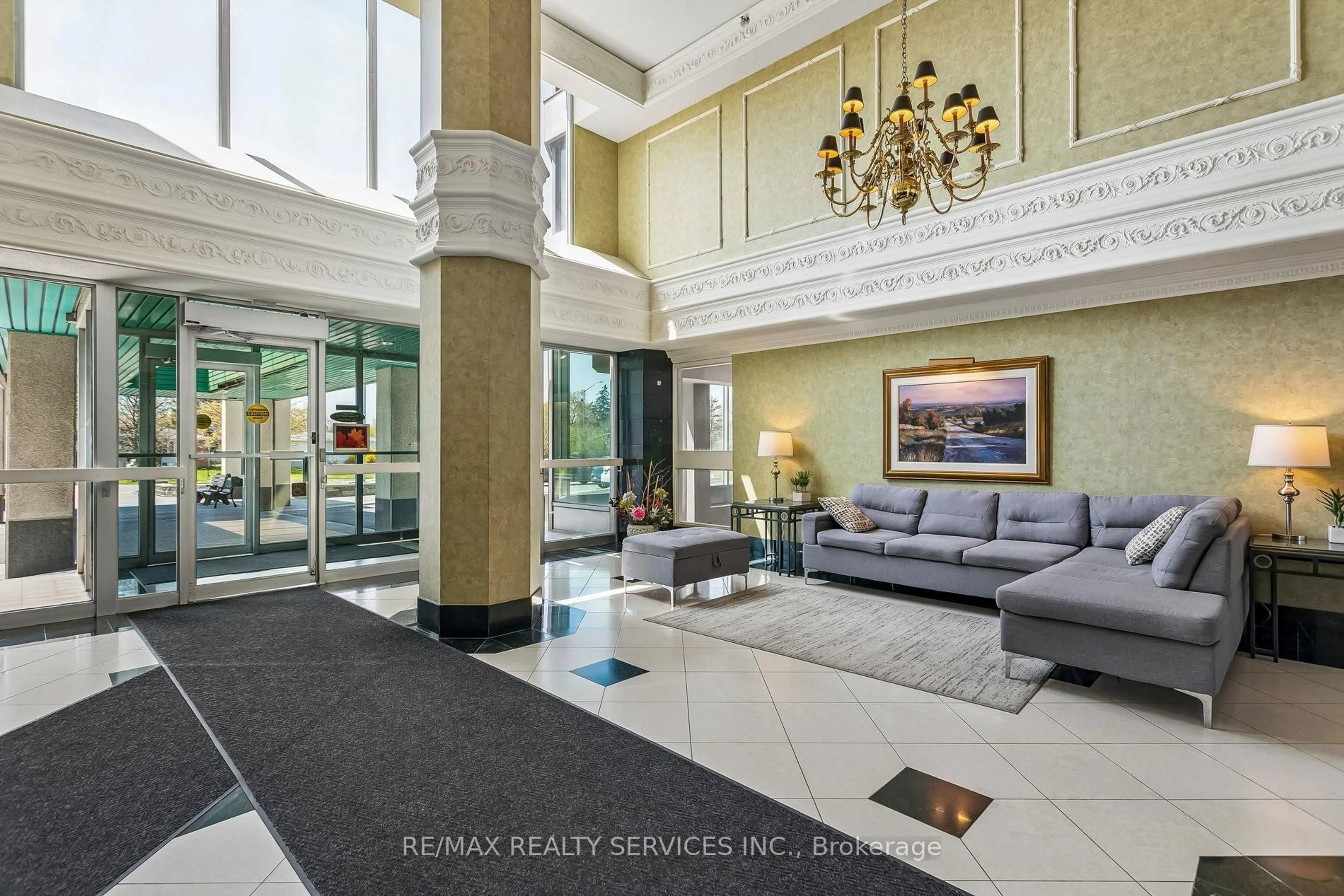 Lobby for 320 Mill St #1108, Brampton Ontario L6Y 3V2