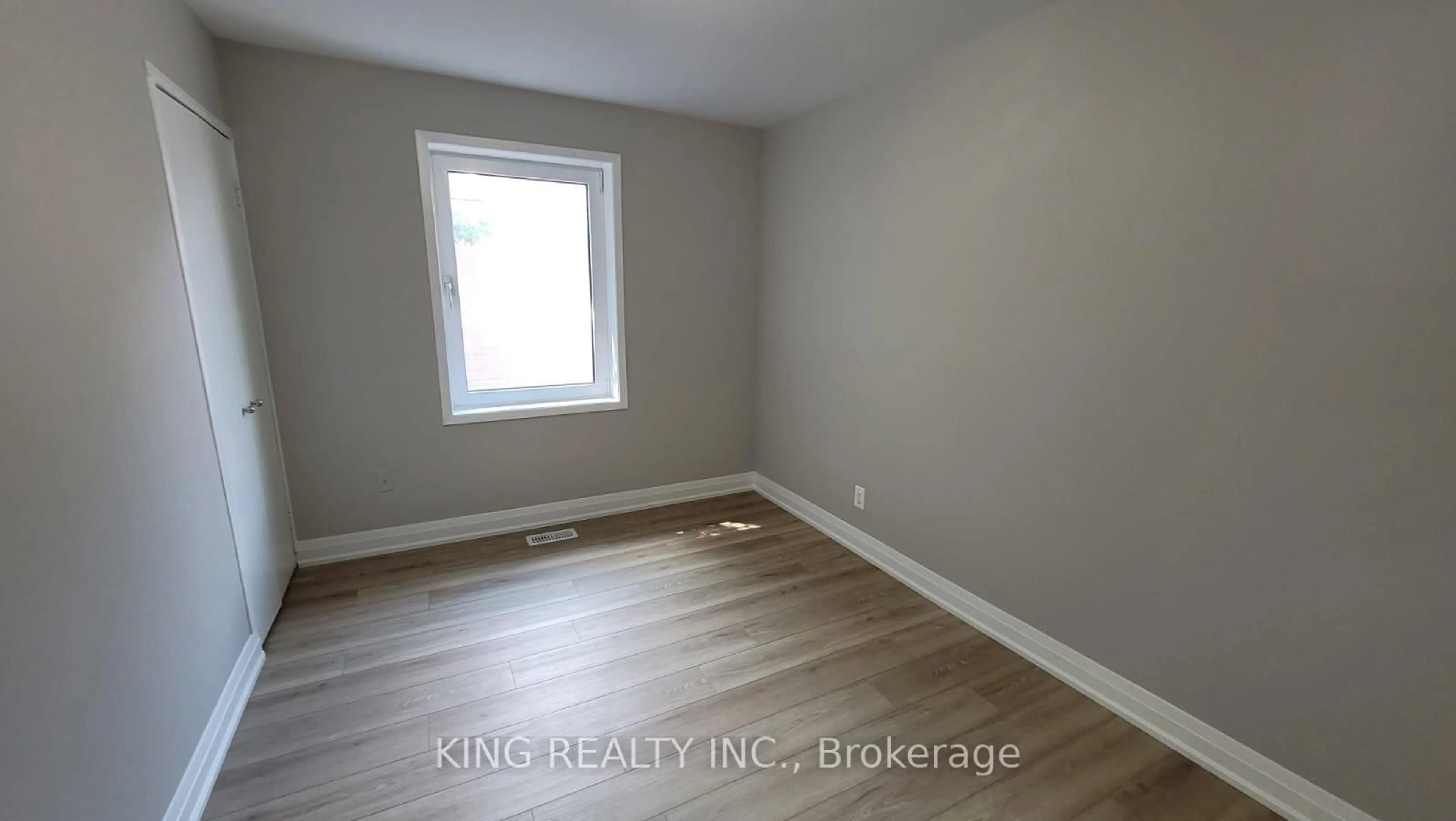 A pic of a room for 71 Mcmurchy Ave, Brampton Ontario L6Y 1Y7