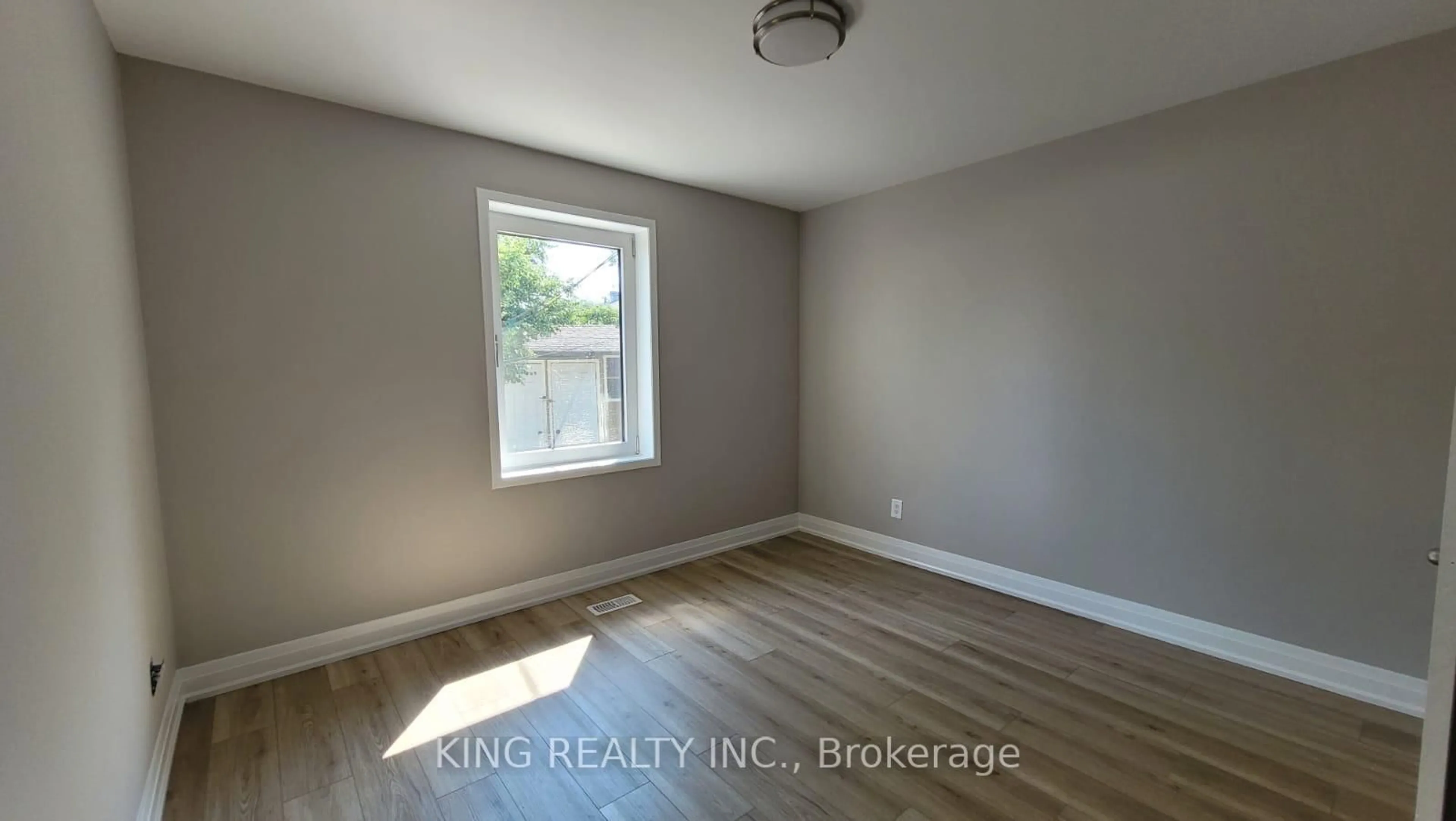 A pic of a room for 71 Mcmurchy Ave, Brampton Ontario L6Y 1Y7
