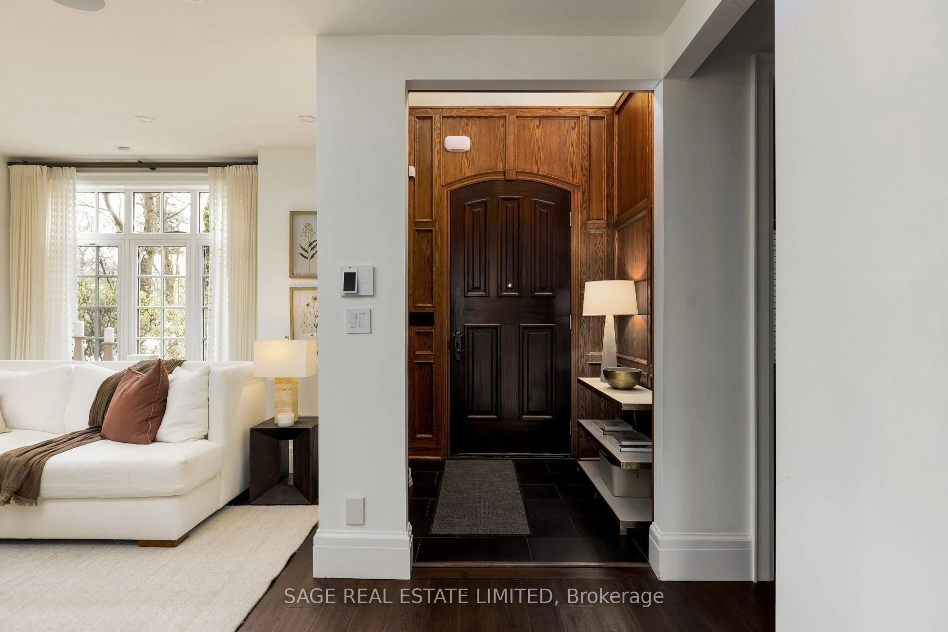 Indoor entryway for 4 Reigate Rd, Toronto Ontario M9A 2Y2