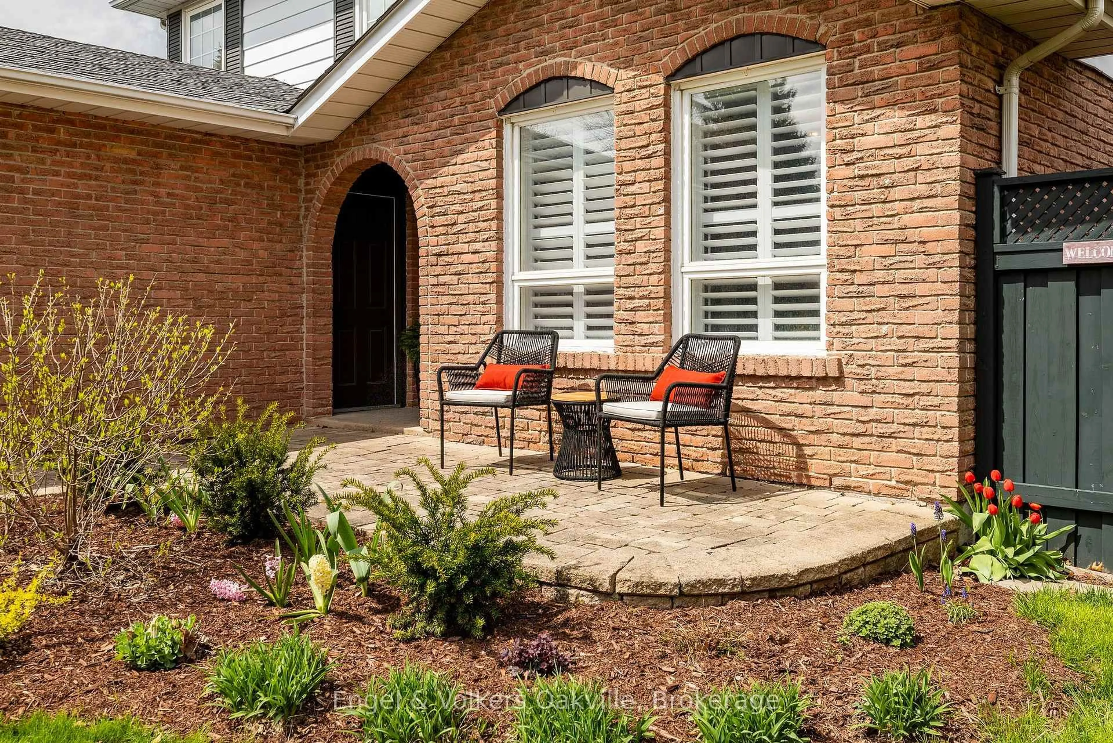 Home with brick exterior material, street for 1375 Falgarwood Dr, Oakville Ontario L6H 2P4