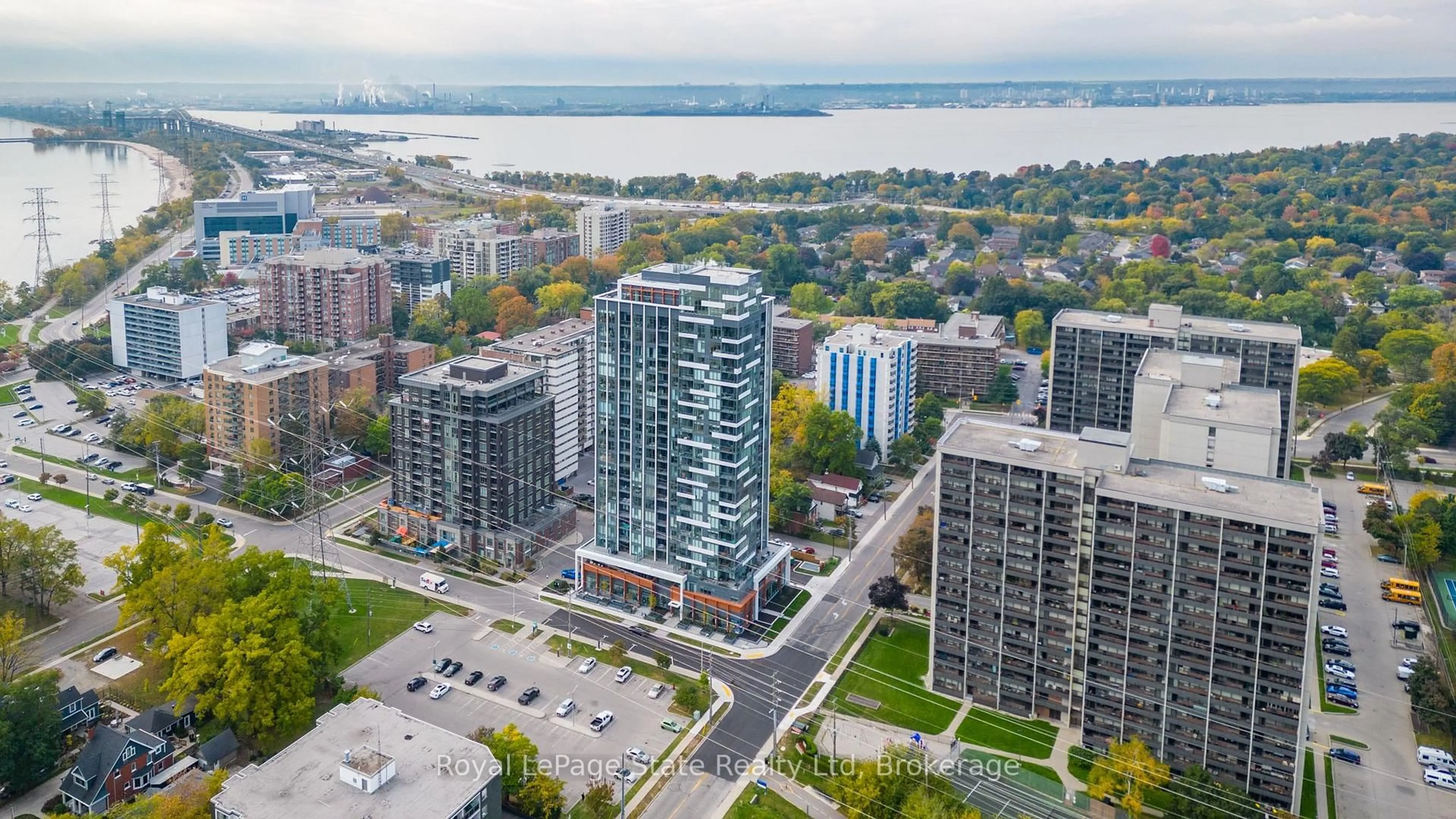 A pic from outside/outdoor area/front of a property/back of a property/a pic from drone, city buildings view from balcony for 500 Brock Ave #808, Burlington Ontario L7S 0A5