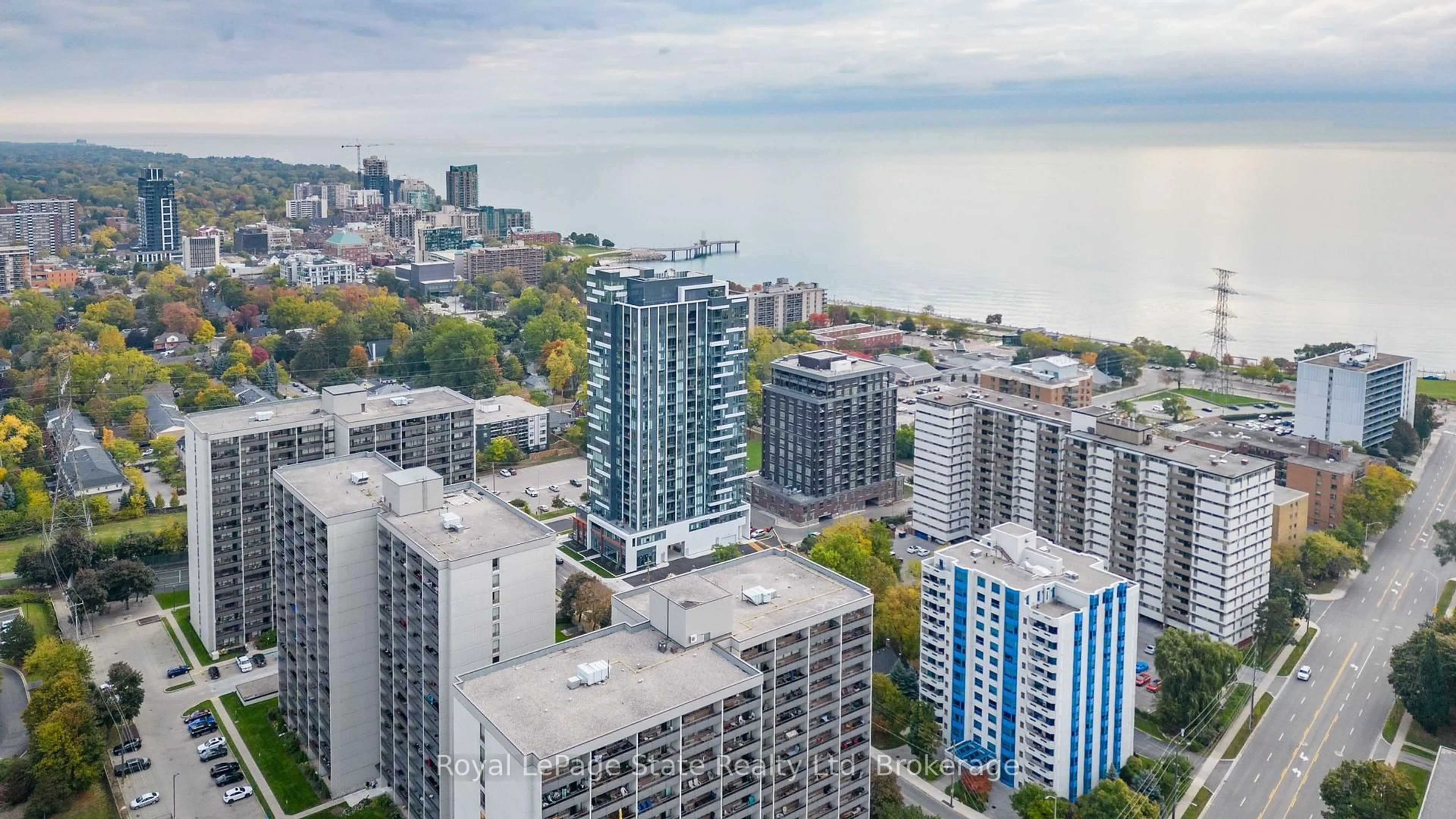 A pic from outside/outdoor area/front of a property/back of a property/a pic from drone, city buildings view from balcony for 500 Brock Ave #808, Burlington Ontario L7S 0A5
