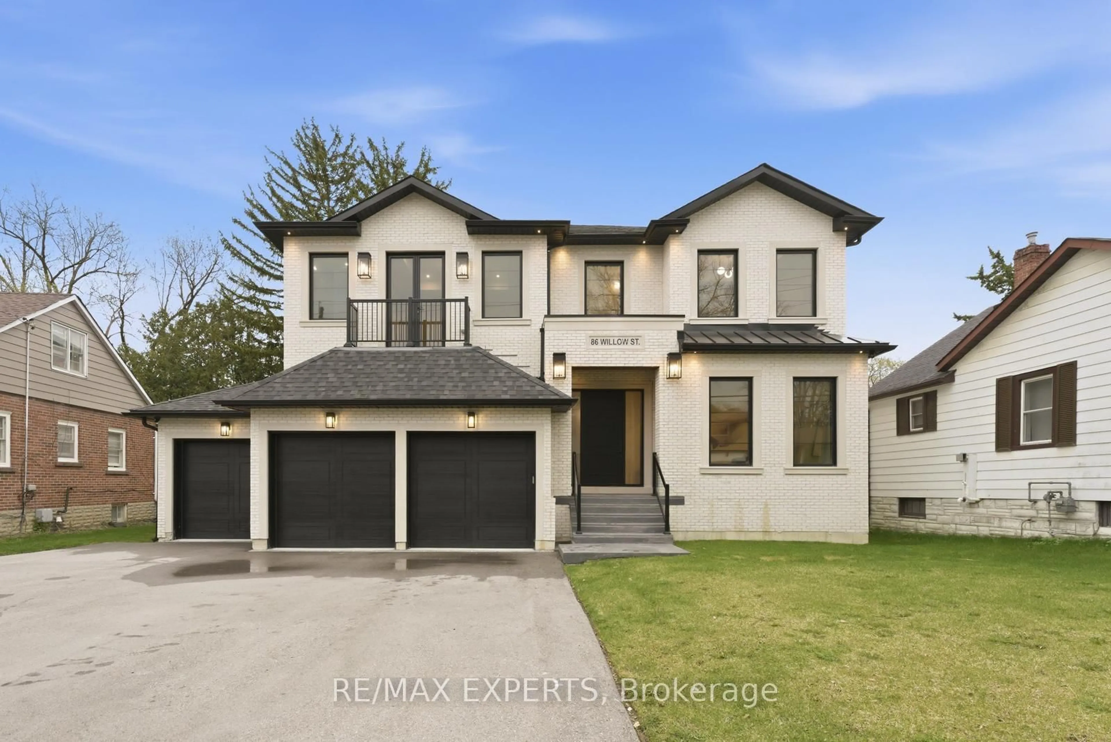 Home with brick exterior material, street for 86 Willow St, Caledon Ontario L7E 3G3