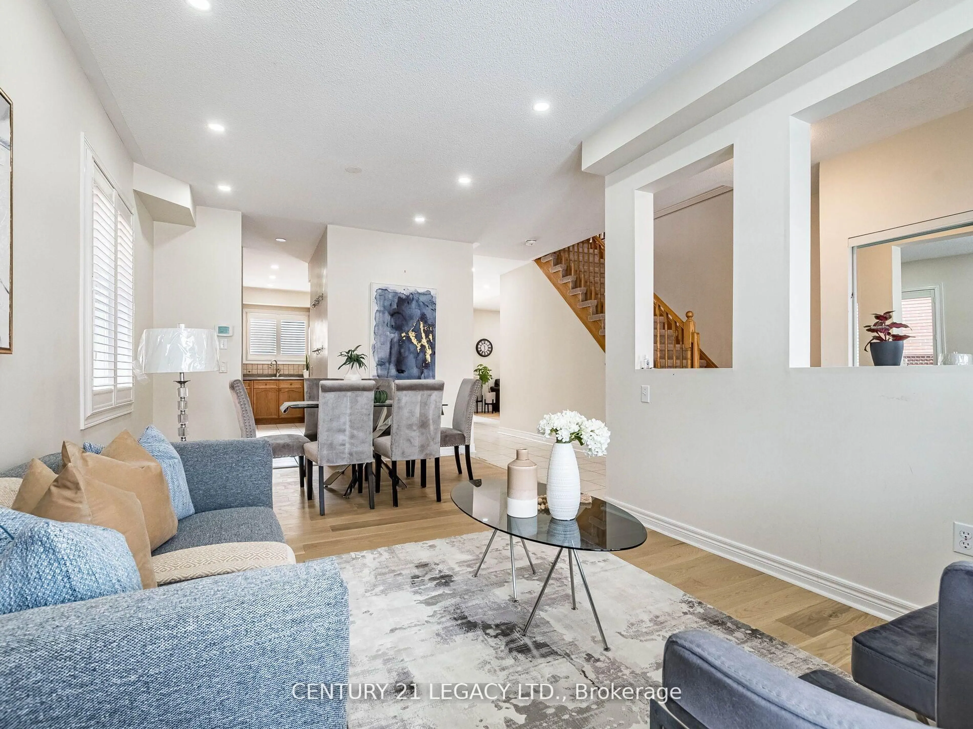 Living room with furniture, unknown for 3 Bowsfield Dr, Brampton Ontario L6P 1C8