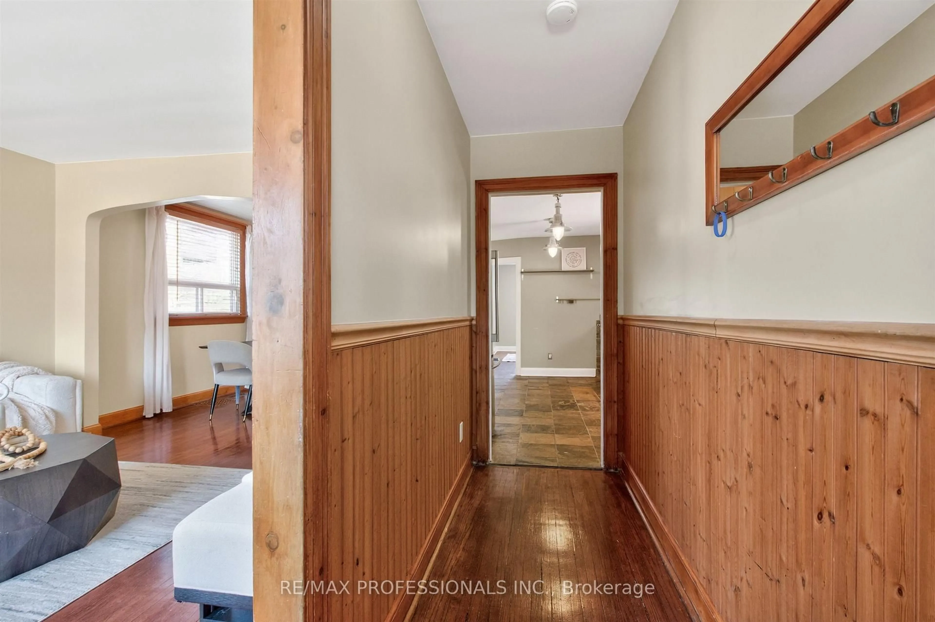 Indoor entryway for 111 Seventeenth St, Toronto Ontario M8V 3K5