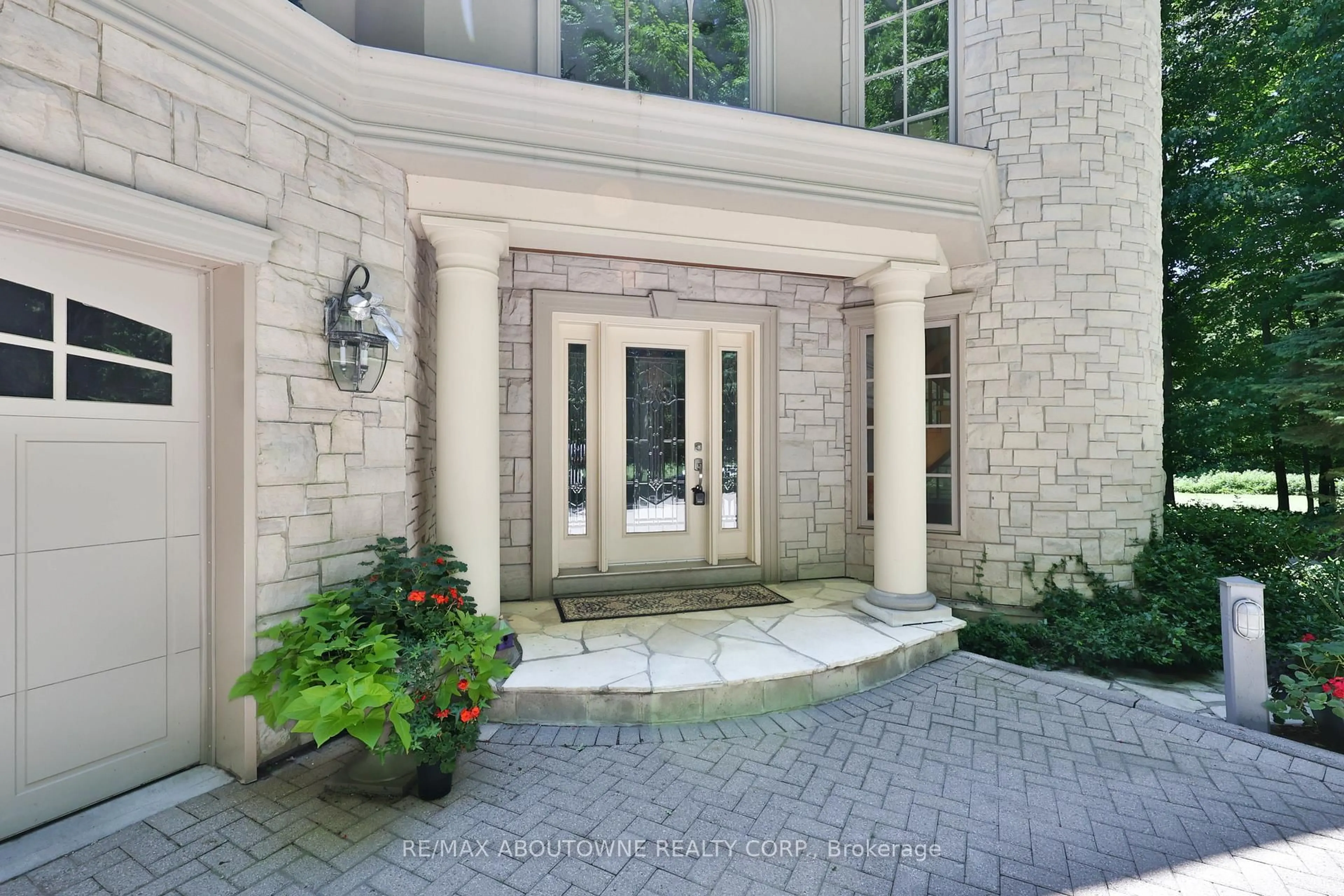 Unknown for 1270 1 Side Rd, Burlington Ontario L7P 0R9