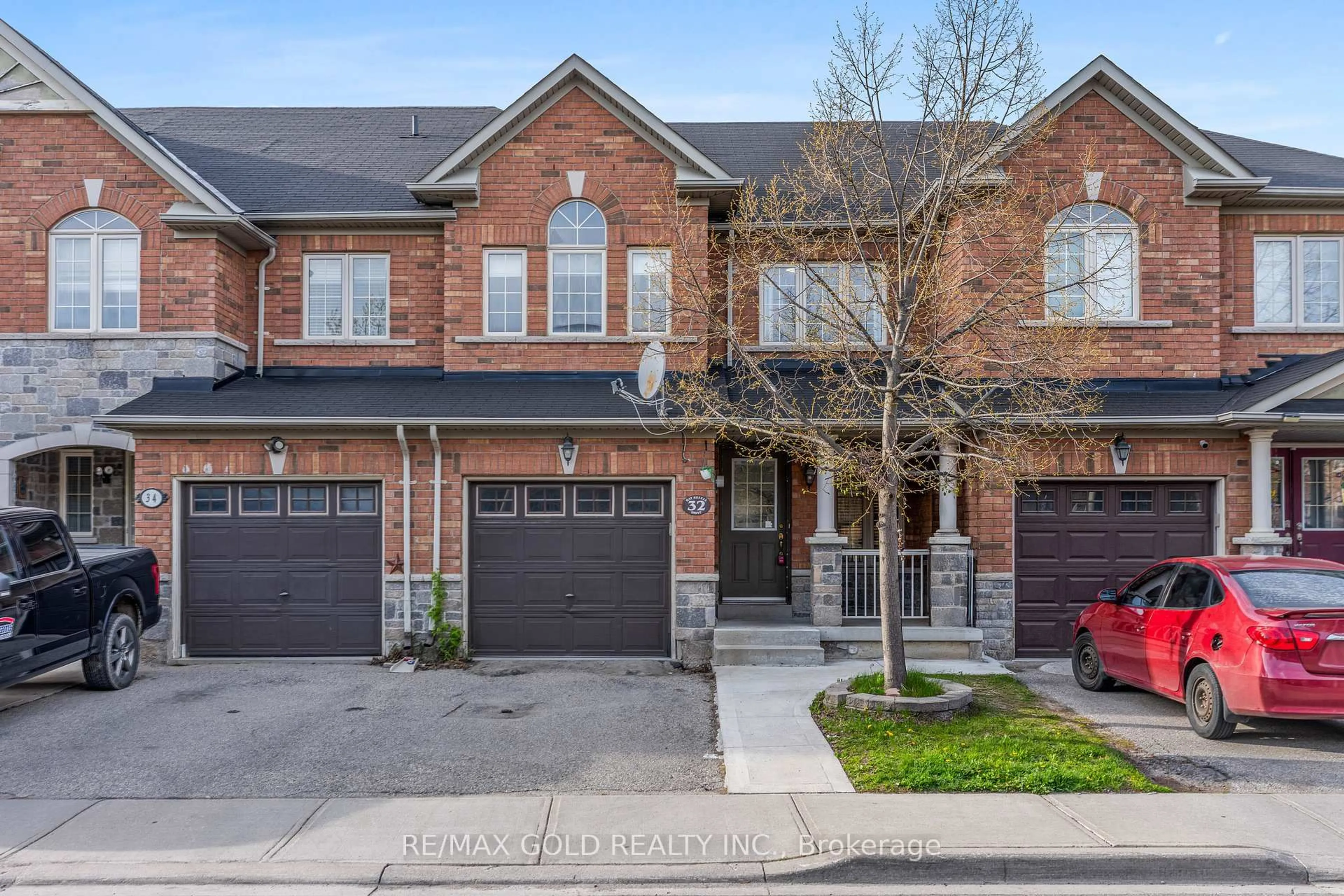 Home with brick exterior material, street for 32 Bay Breeze Dr, Brampton Ontario L6R 0M1