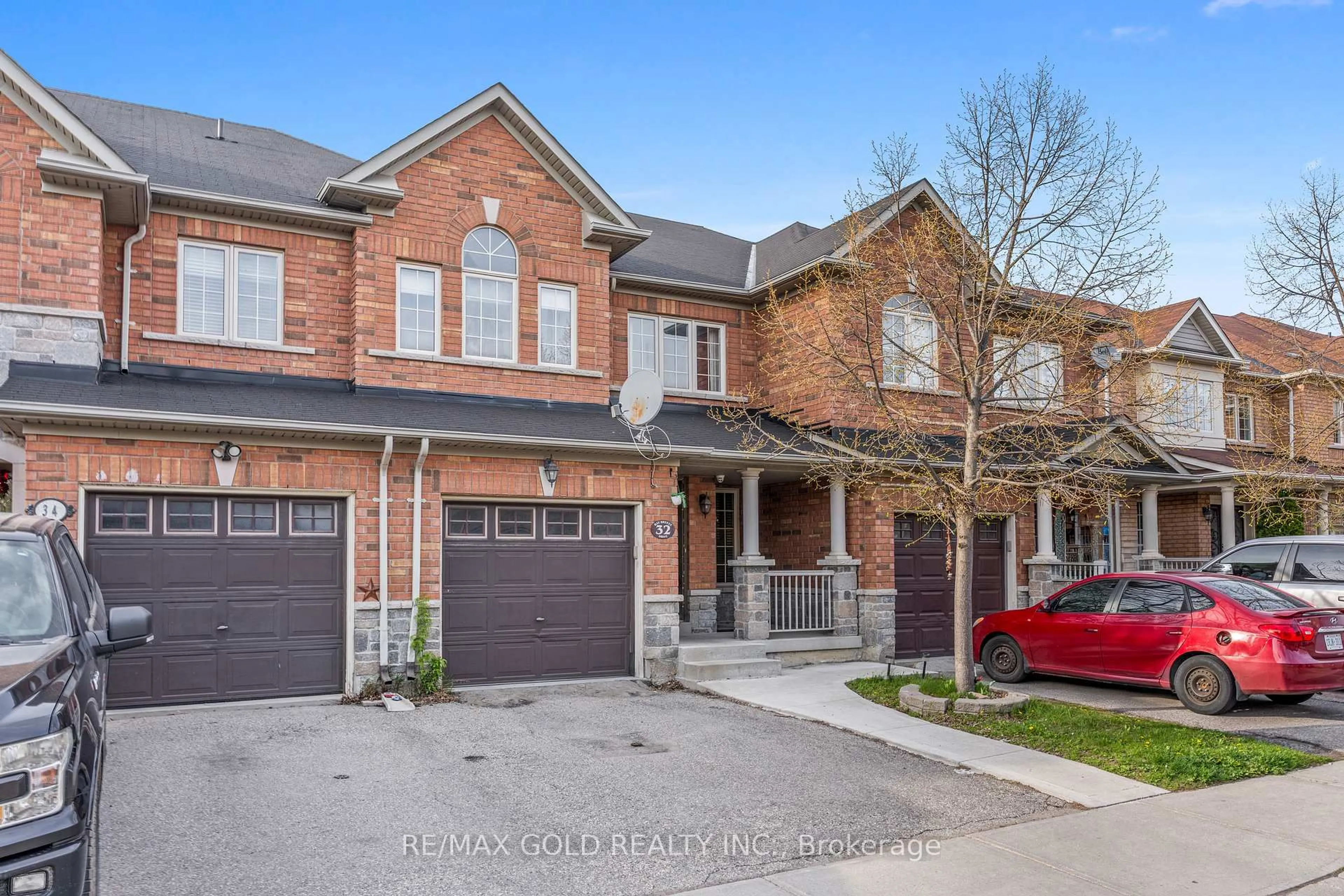 Home with brick exterior material, street for 32 Bay Breeze Dr, Brampton Ontario L6R 0M1