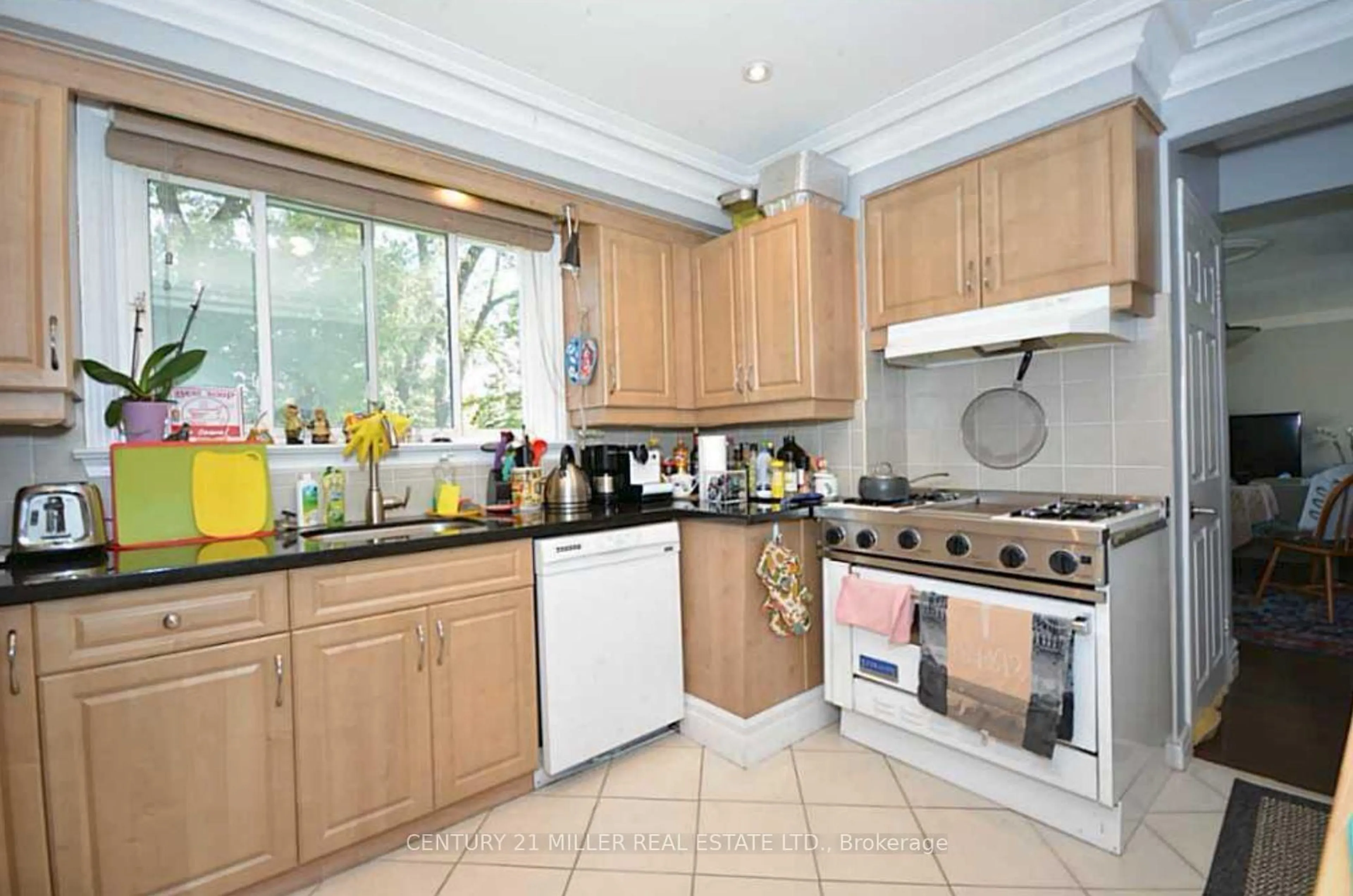 Standard kitchen, unknown for 469 Scarsdale Cres, Oakville Ontario L6L 3W8