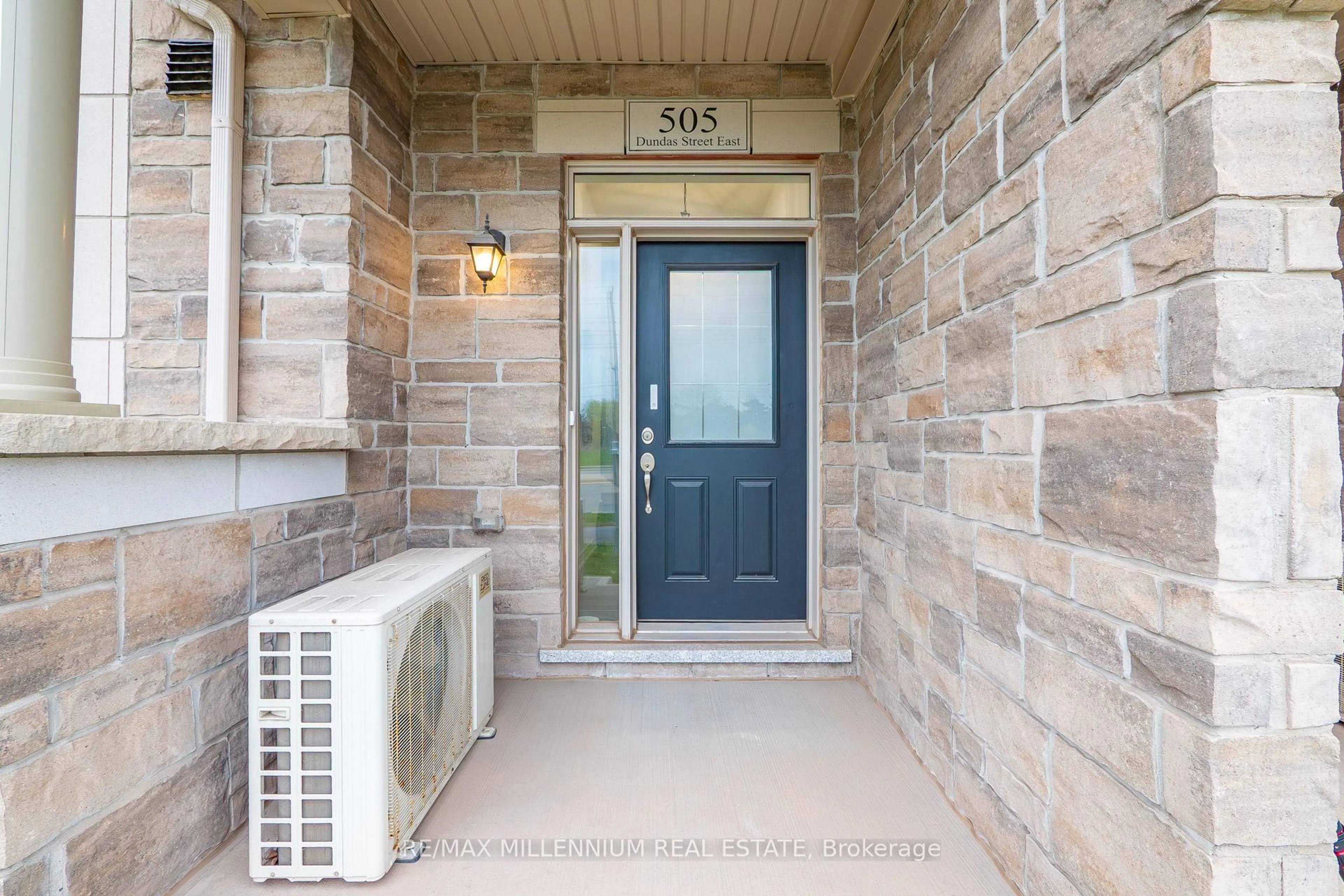 Indoor entryway for 505 Dundas St, Oakville Ontario L6H 3P5