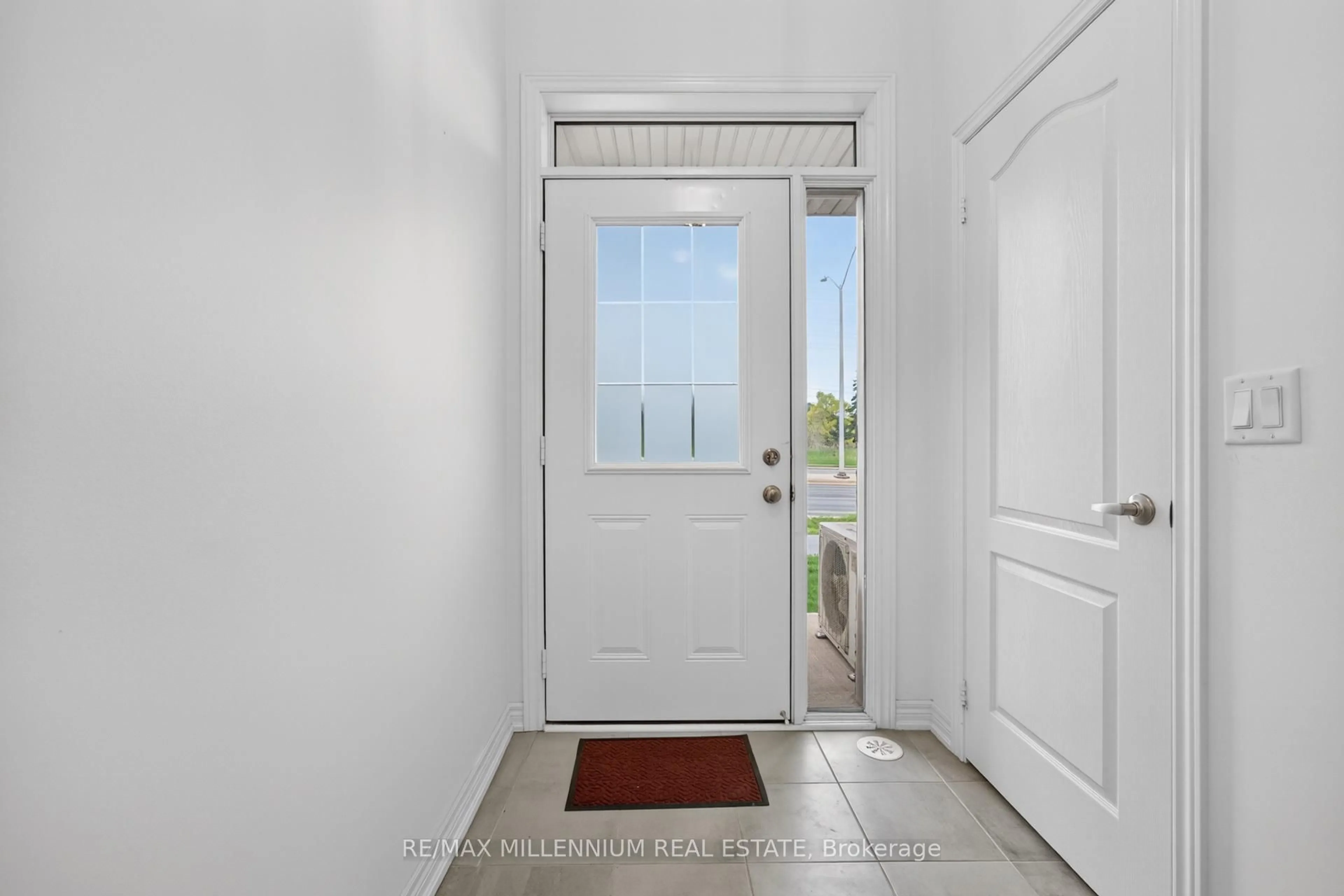 Indoor entryway for 505 Dundas St, Oakville Ontario L6H 3P5