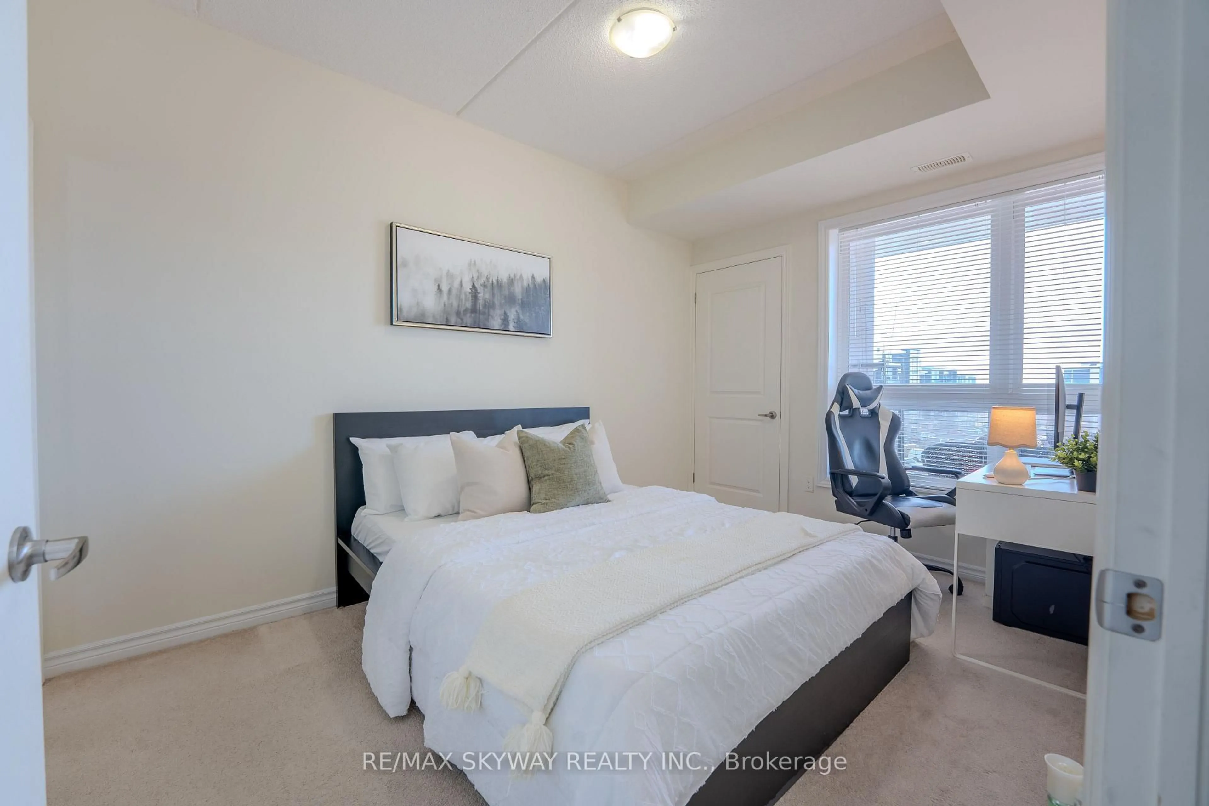 Bedroom with bed, unknown for 640 Sauve St #420, Milton Ontario L9T 9A7