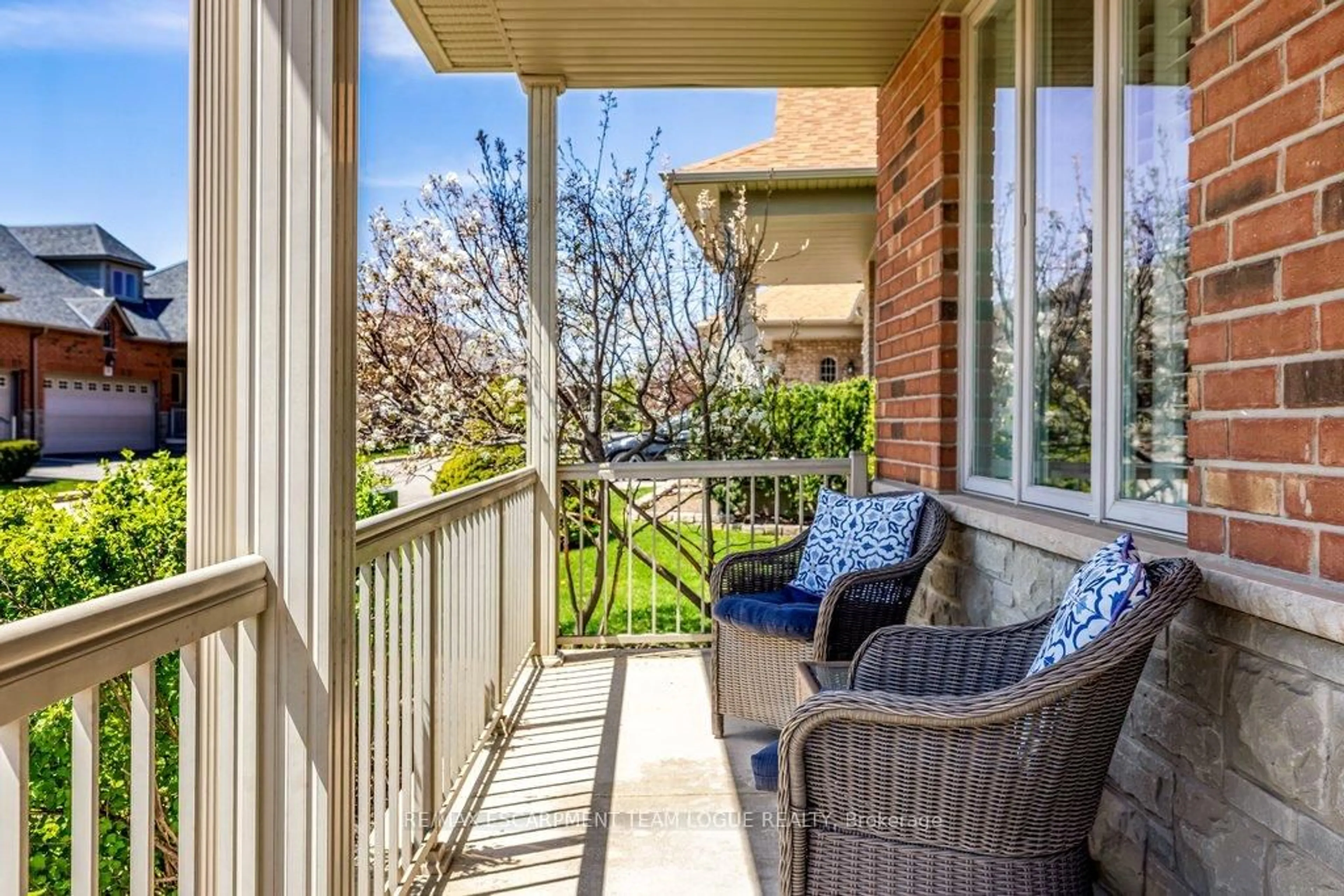 Patio, street for 2165 Itabashi Way #21, Burlington Ontario L7M 0A2
