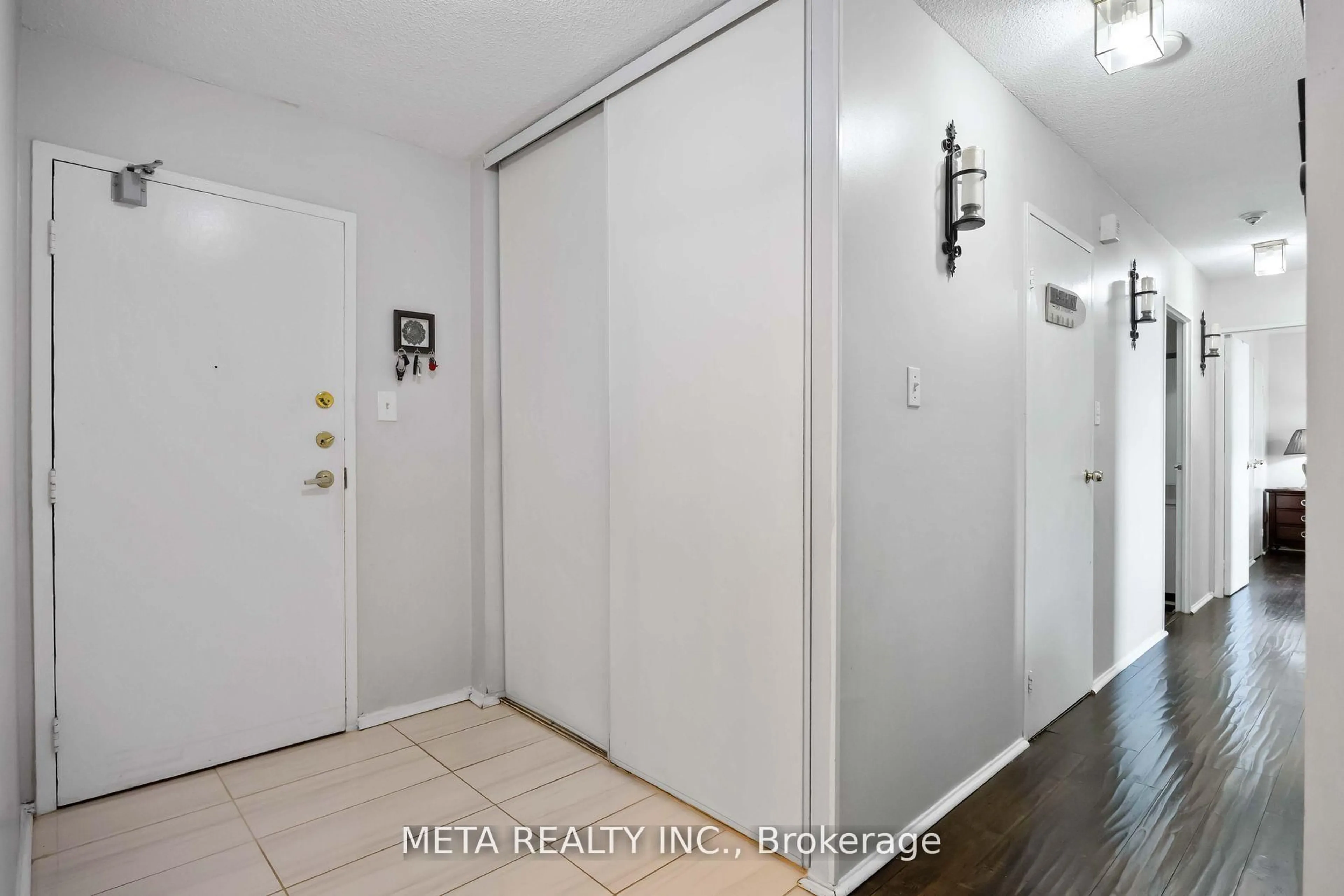 Indoor entryway for 236 Albion Rd #604, Toronto Ontario M9W 6A6