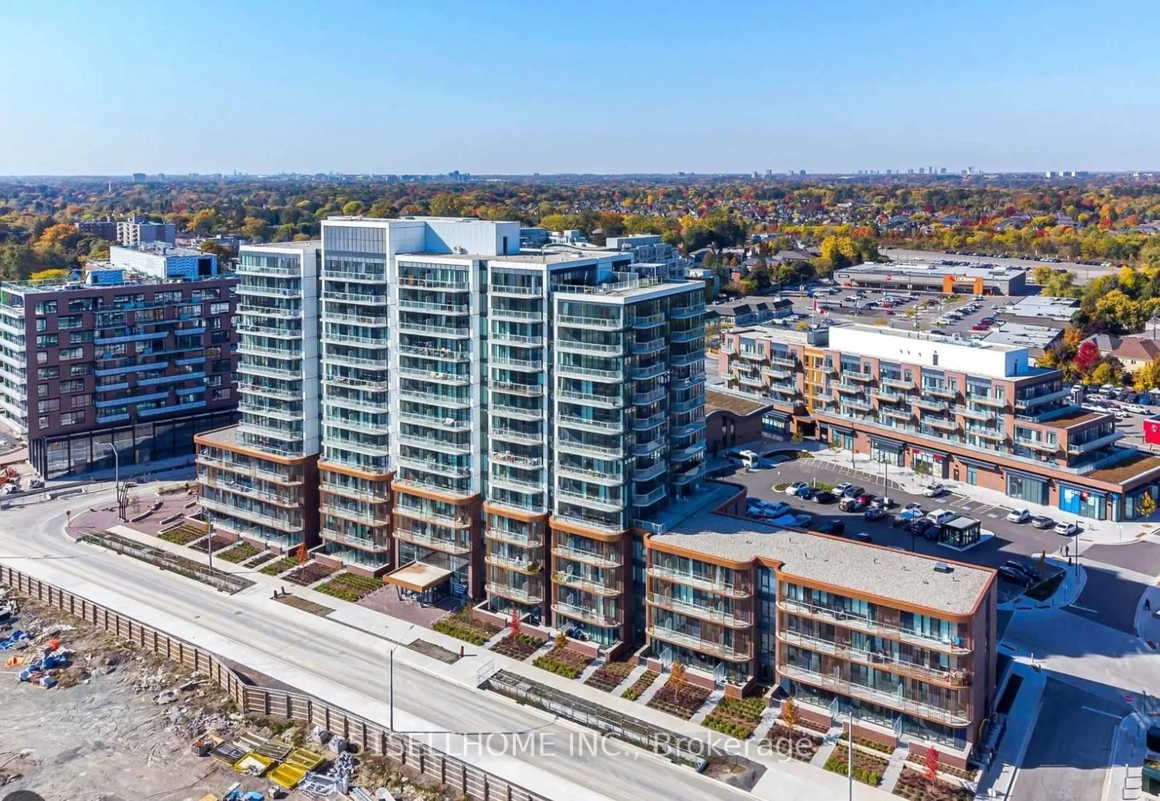 A pic from outside/outdoor area/front of a property/back of a property/a pic from drone, city buildings view from balcony for 220 Missinnihe Way #TH104, Mississauga Ontario L5H 0A9