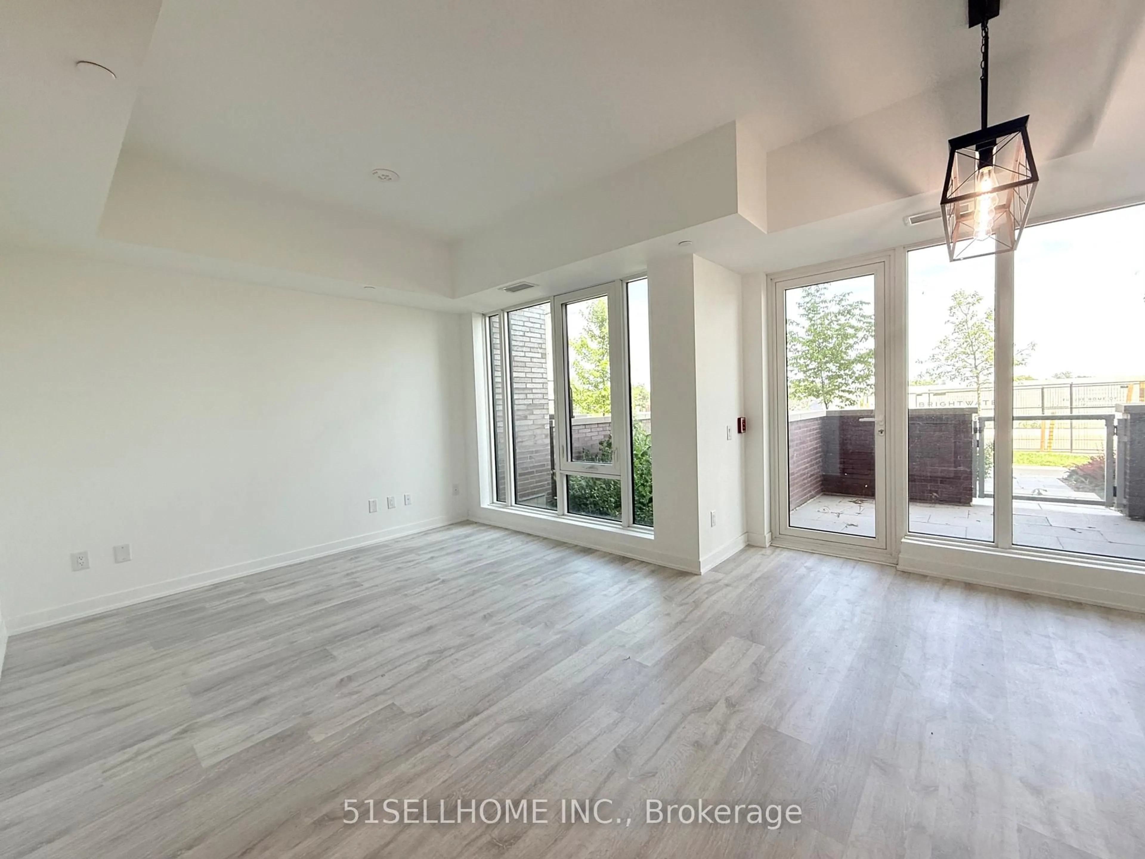 A pic of a room for 220 Missinnihe Way #TH104, Mississauga Ontario L5H 0A9